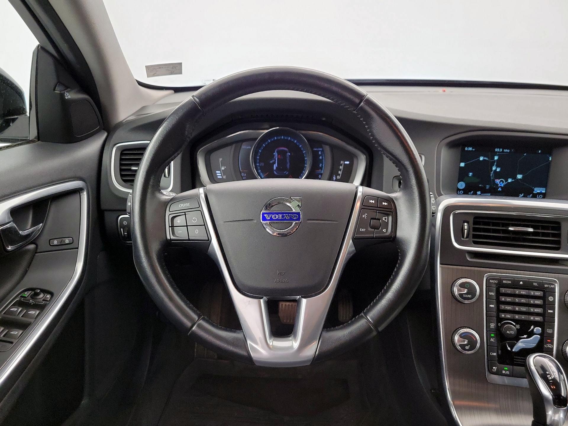 Thumbnail: 2016 Volvo S60 - 10