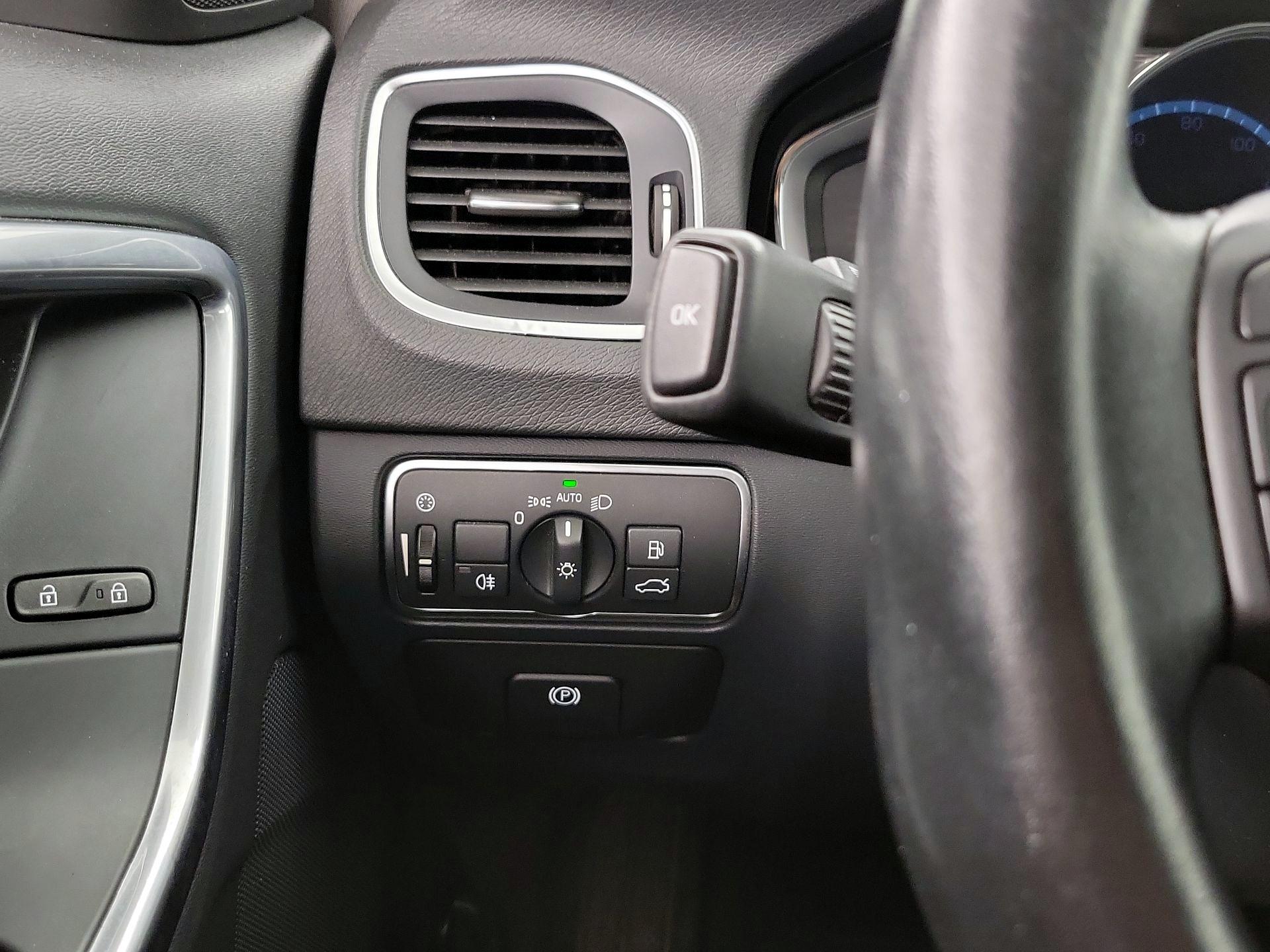 Thumbnail: 2016 Volvo S60 - 13