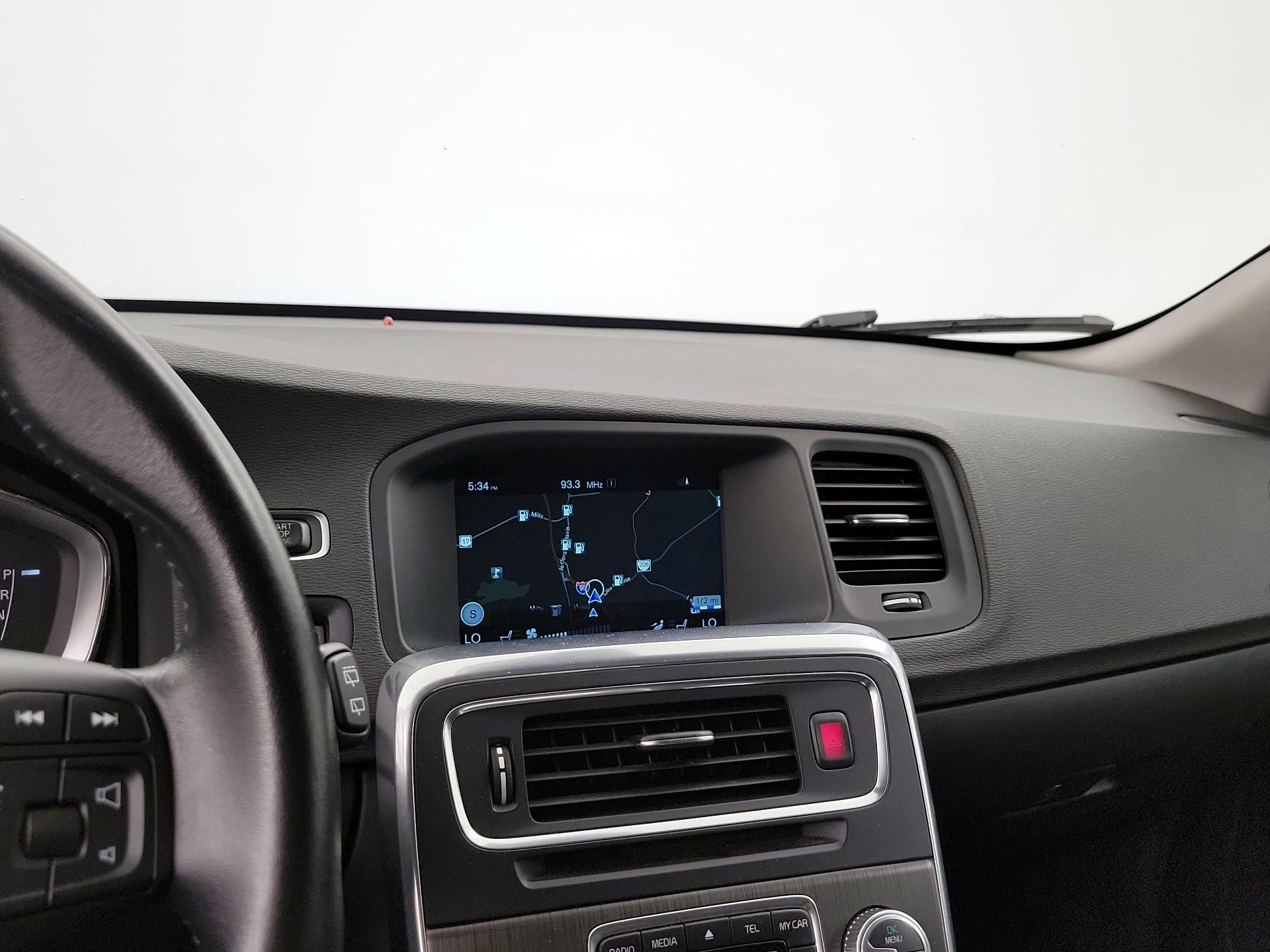 Thumbnail: 2016 Volvo S60 - 14