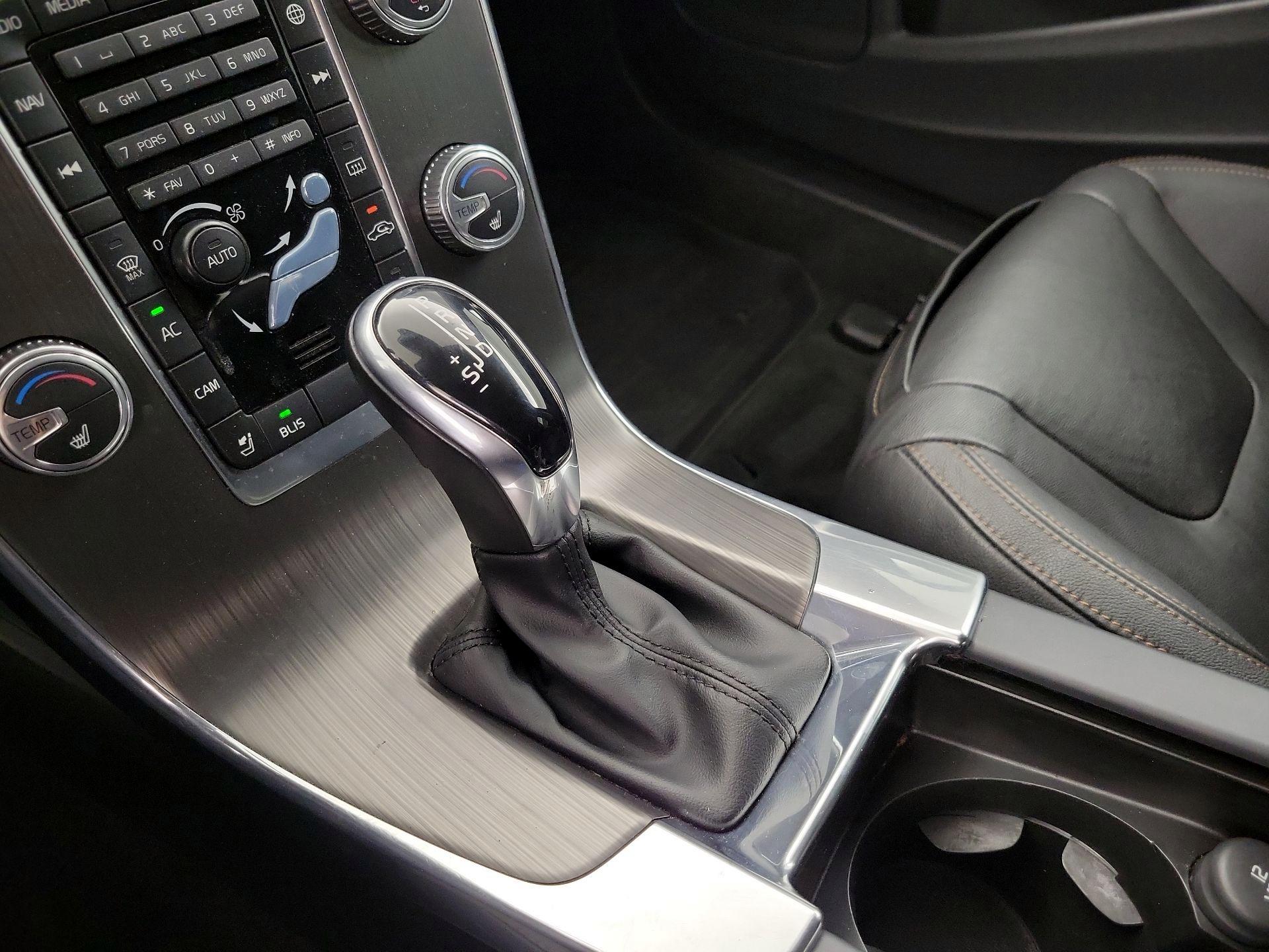 Thumbnail: 2016 Volvo S60 - 18