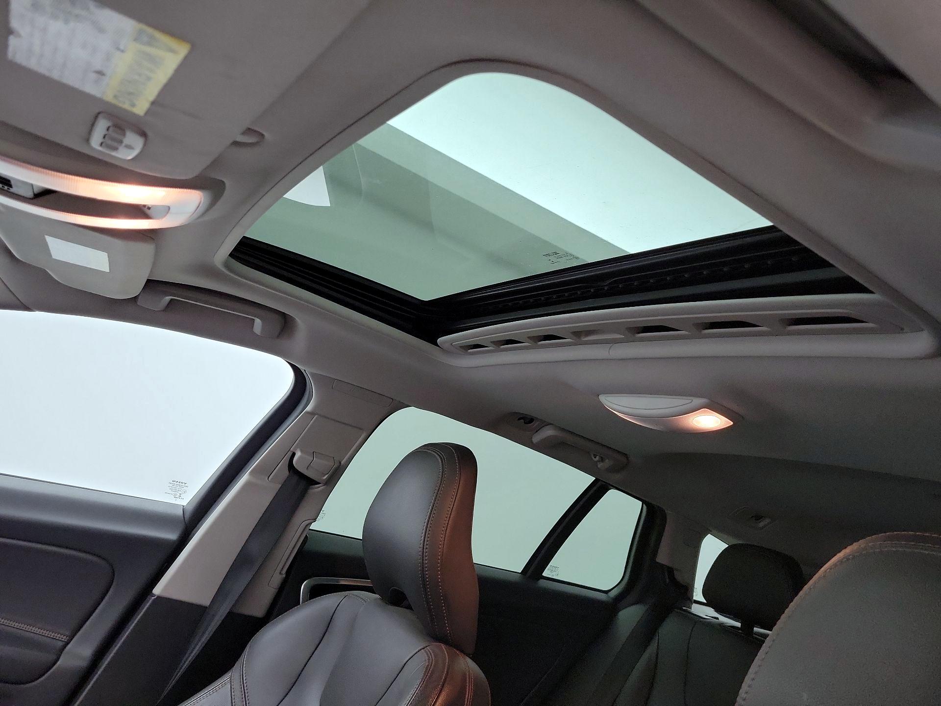 Thumbnail: 2016 Volvo S60 - 20