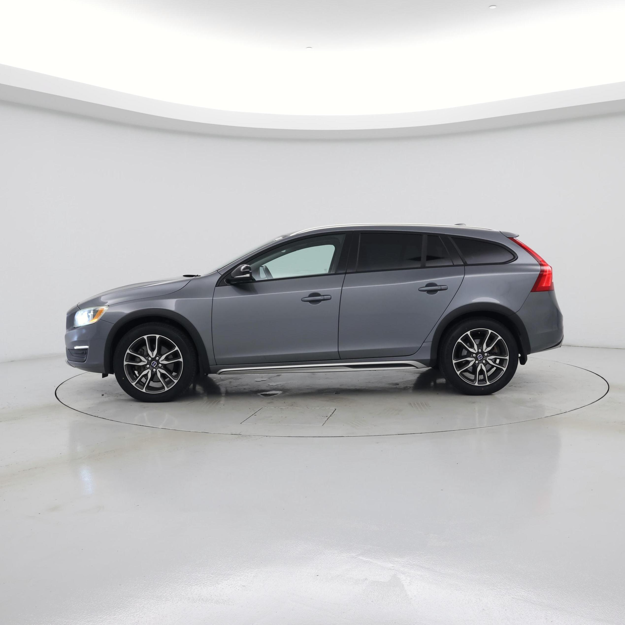 Thumbnail: 2016 Volvo S60 - 3