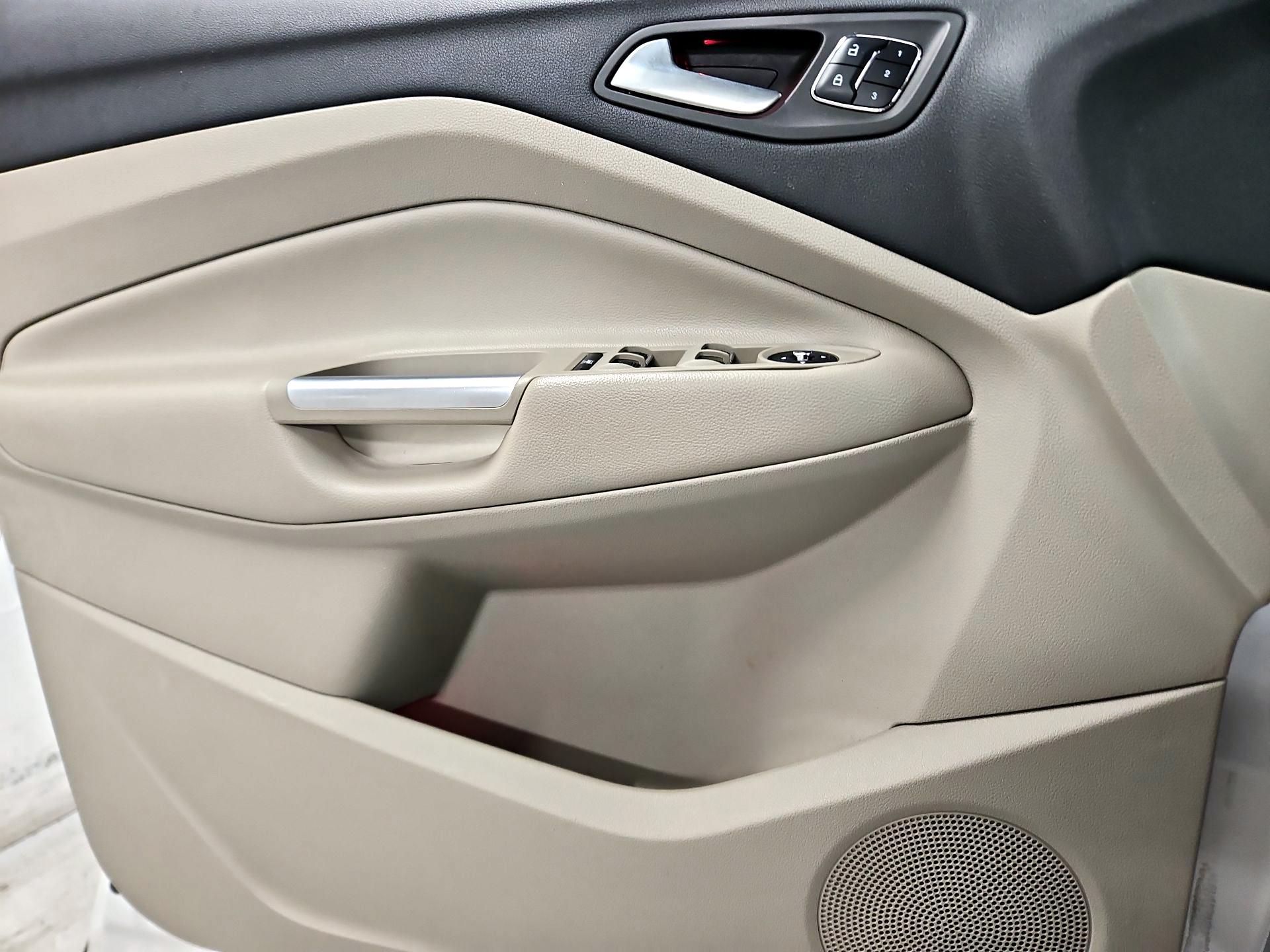 Thumbnail: 2016 Ford Escape - 12