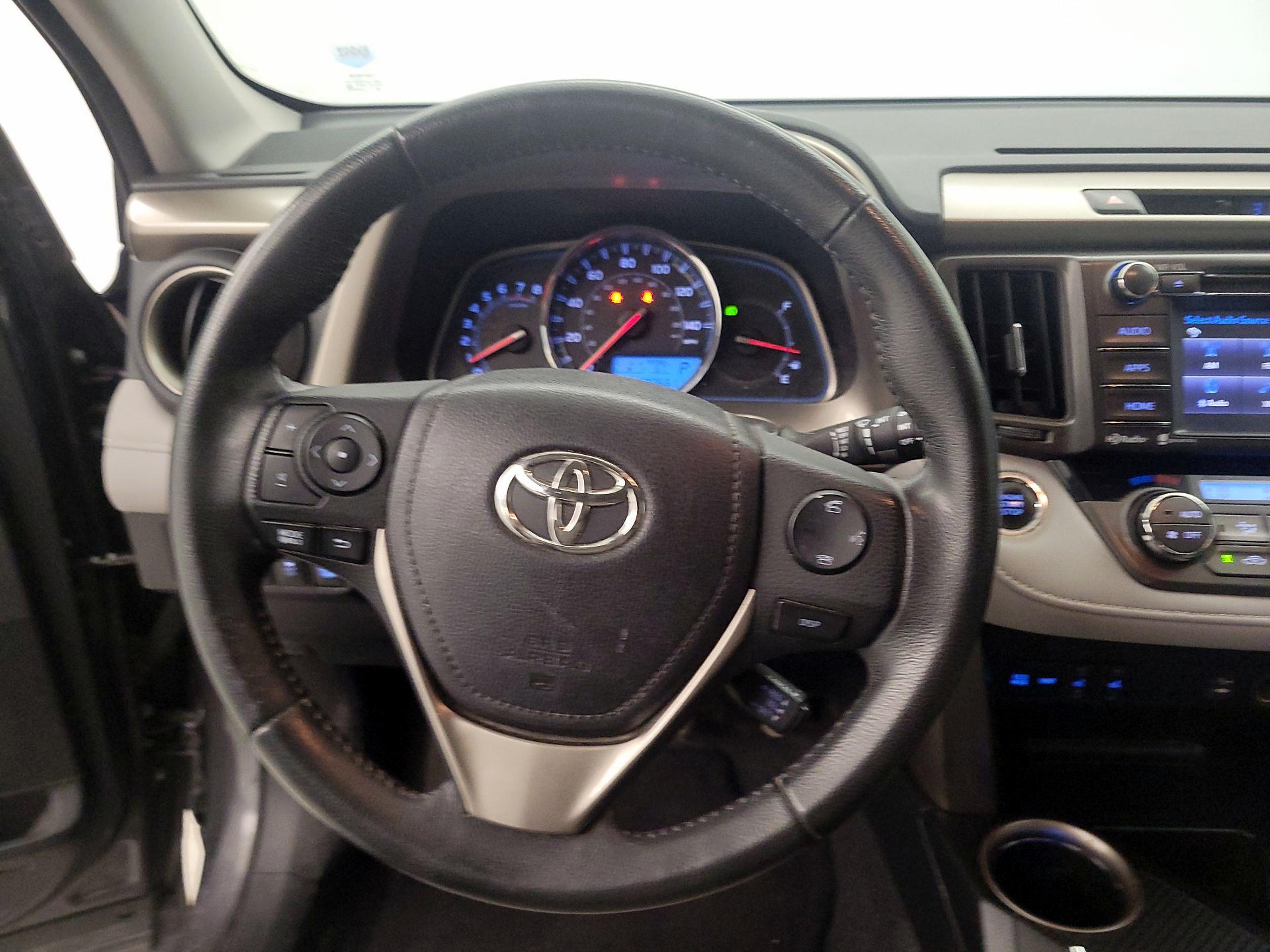 Thumbnail: 2015 Toyota RAV4 - 10