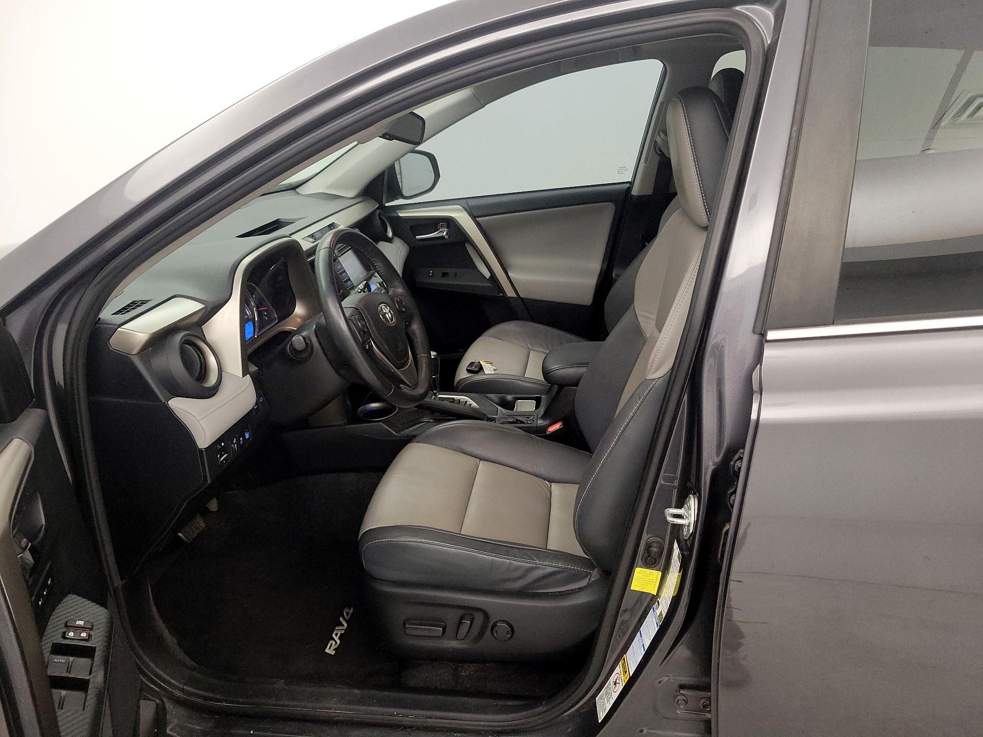 Thumbnail: 2015 Toyota RAV4 - 11