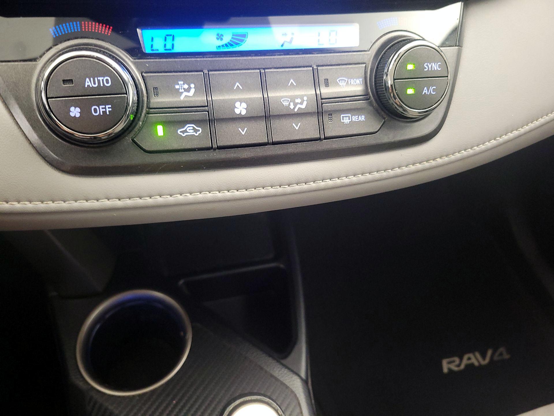 Thumbnail: 2015 Toyota RAV4 - 17