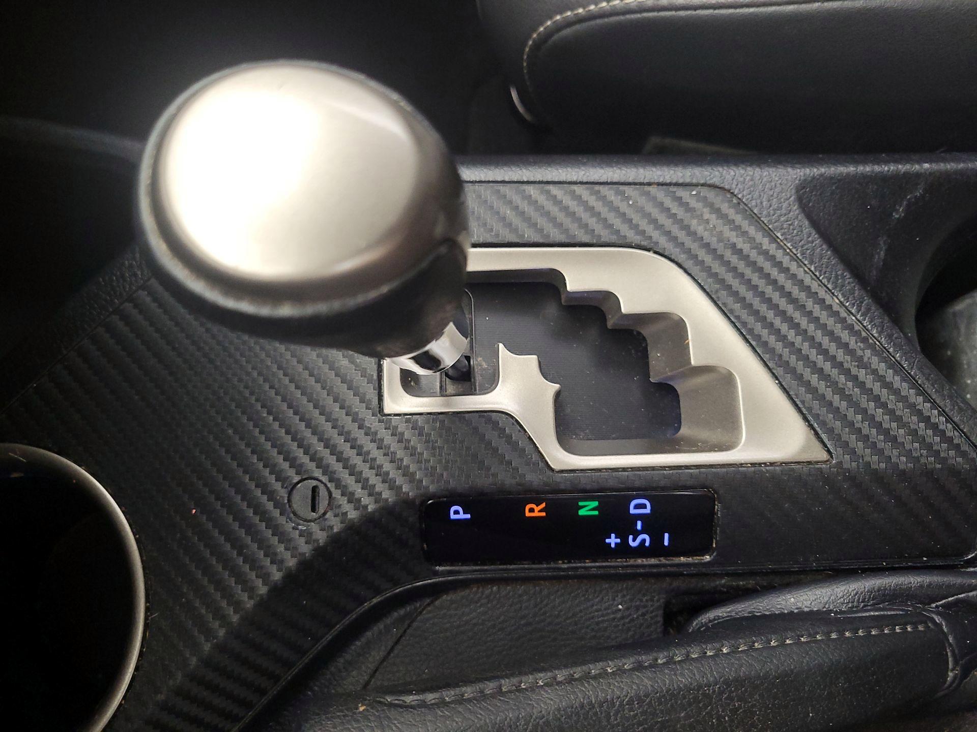 Thumbnail: 2015 Toyota RAV4 - 18