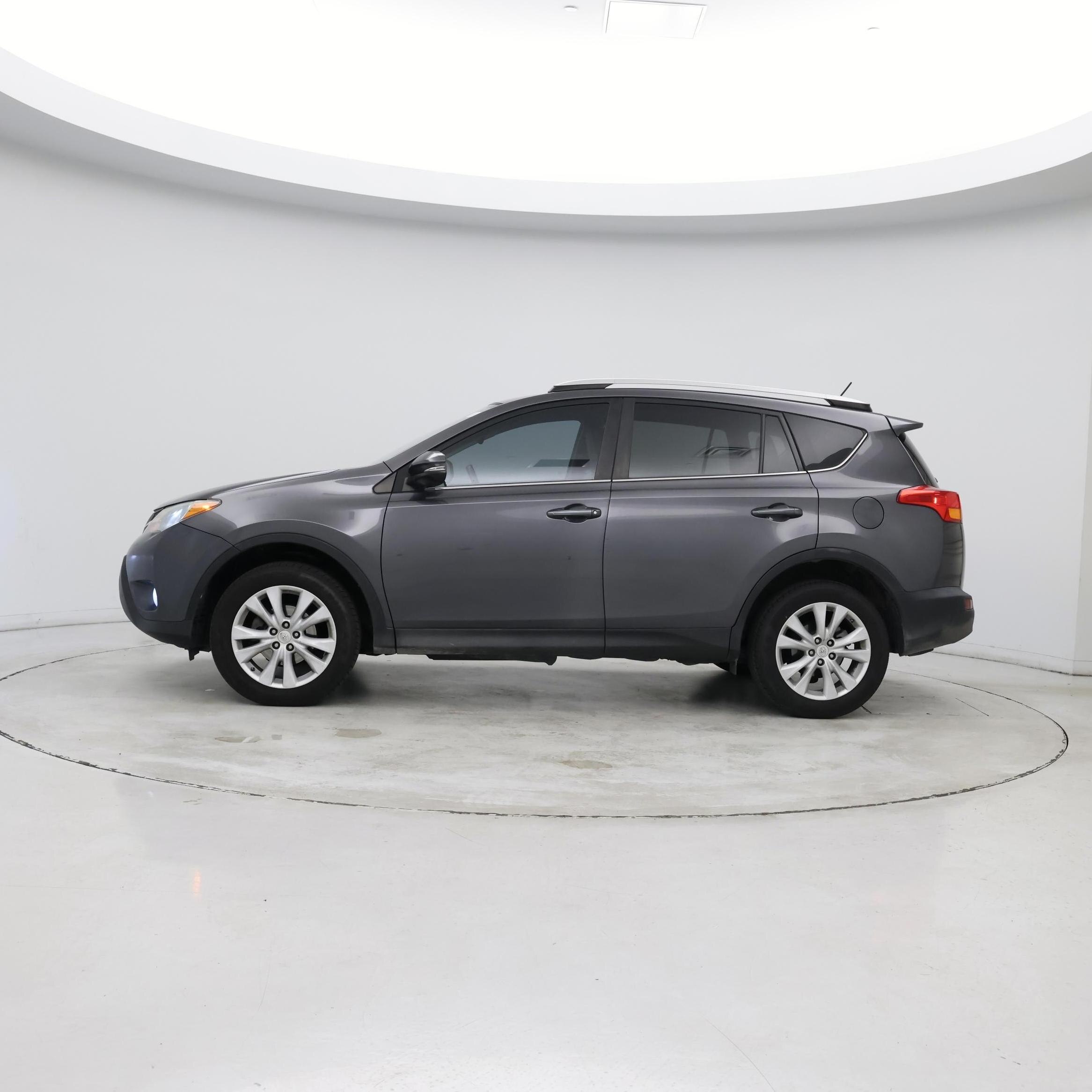 Thumbnail: 2015 Toyota RAV4 - 2