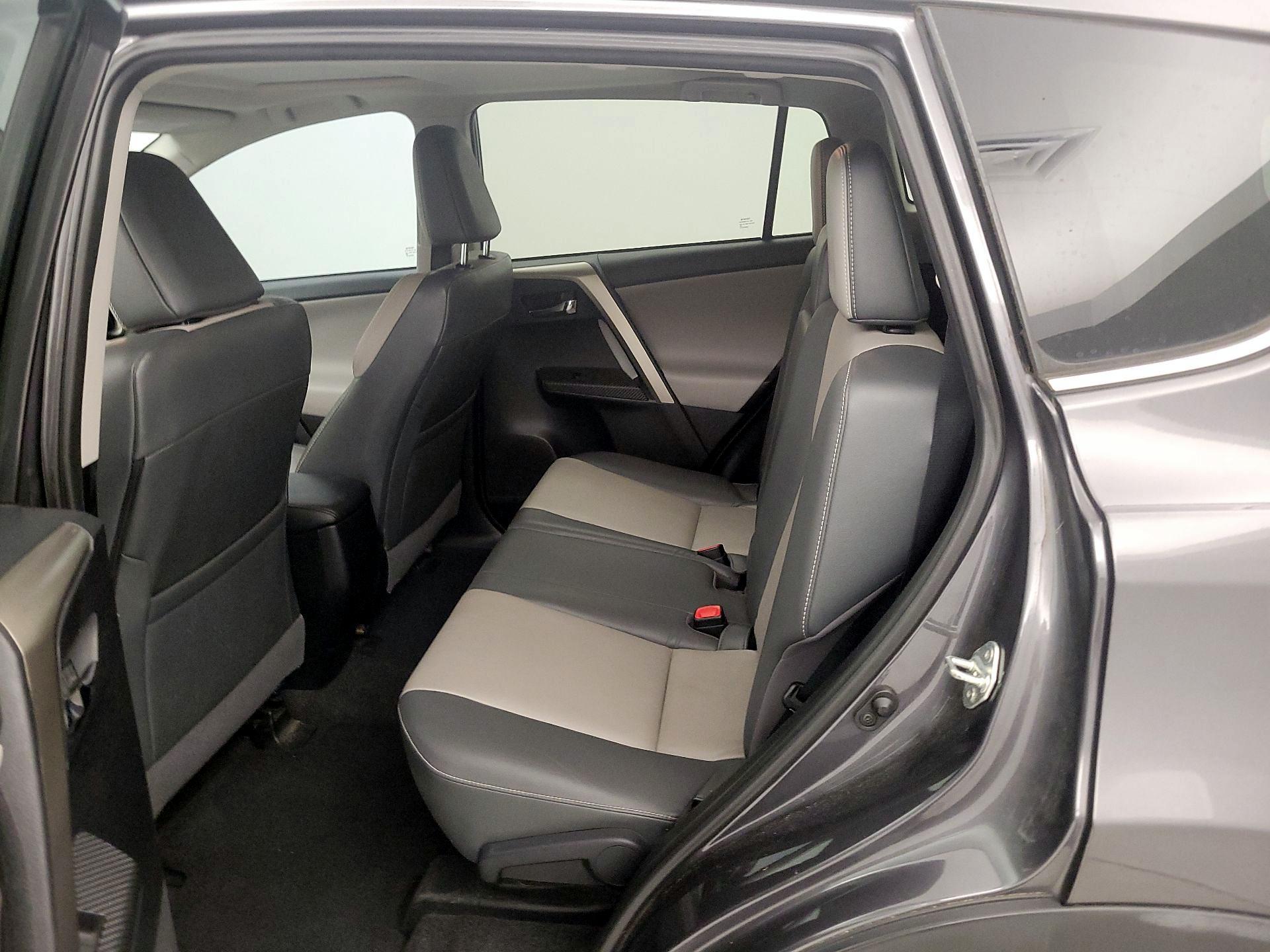 Thumbnail: 2015 Toyota RAV4 - 20