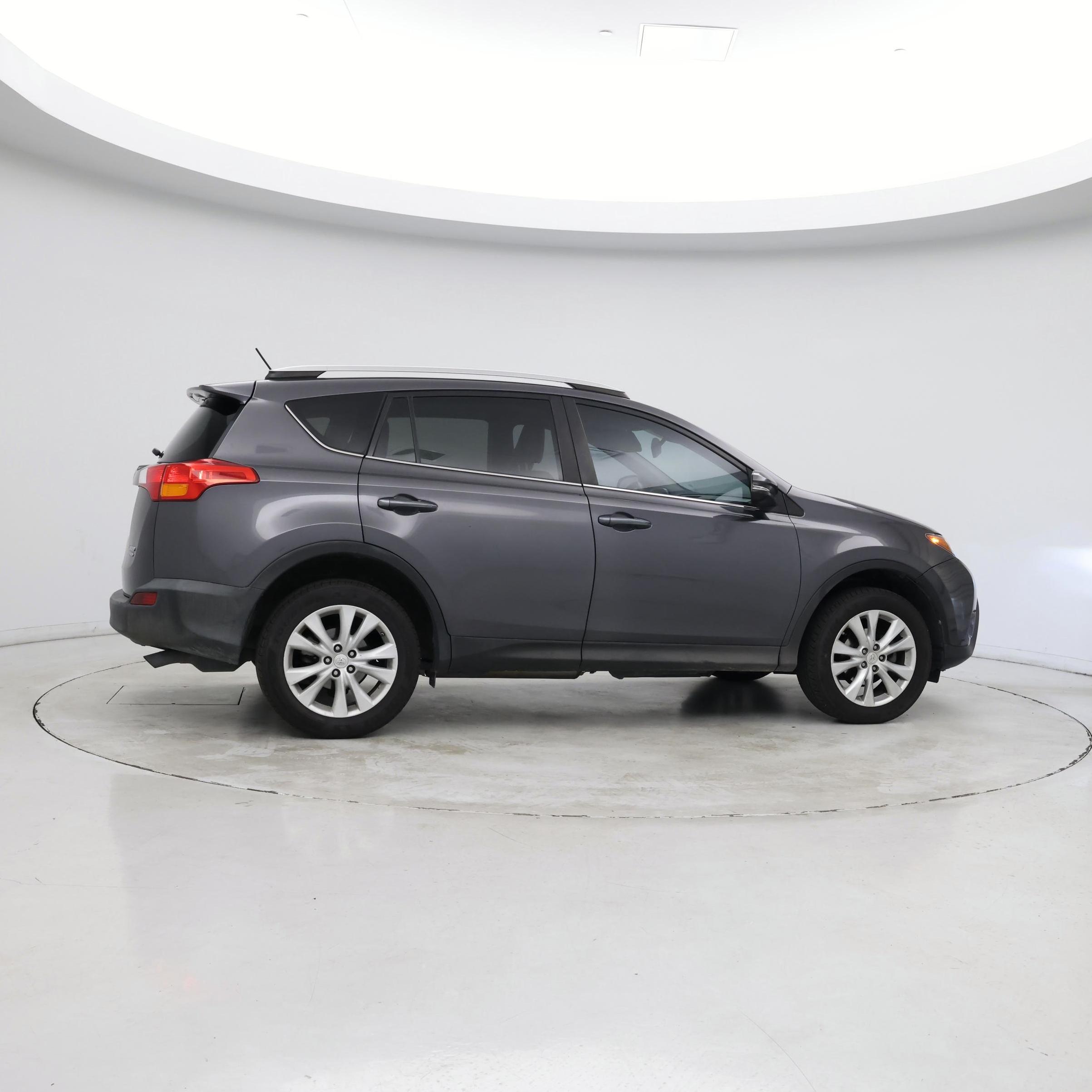 Thumbnail: 2015 Toyota RAV4 - 8