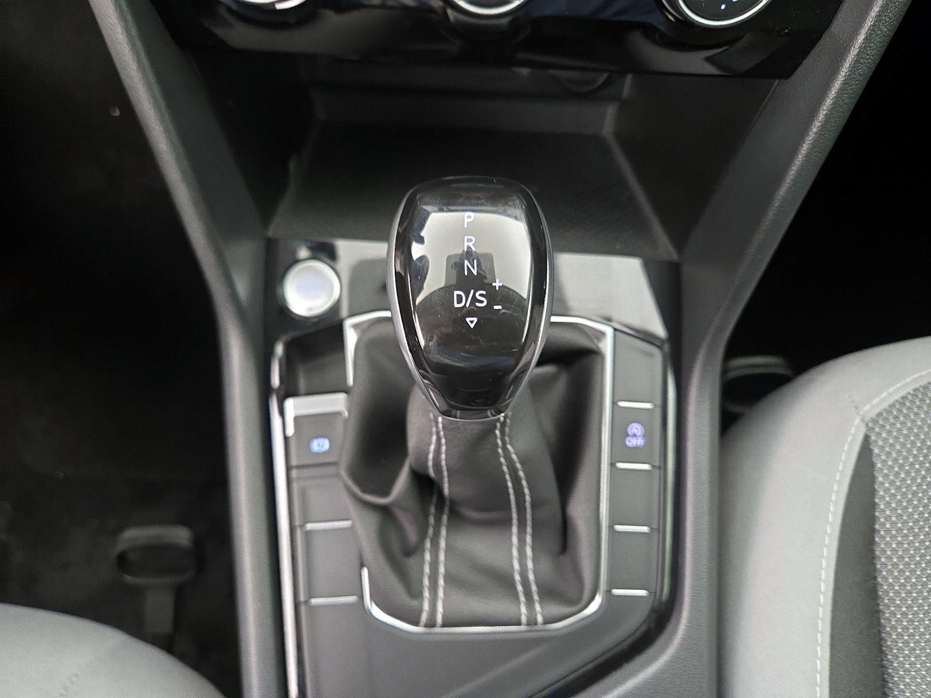 Thumbnail: 2024 Volkswagen Taos - 17