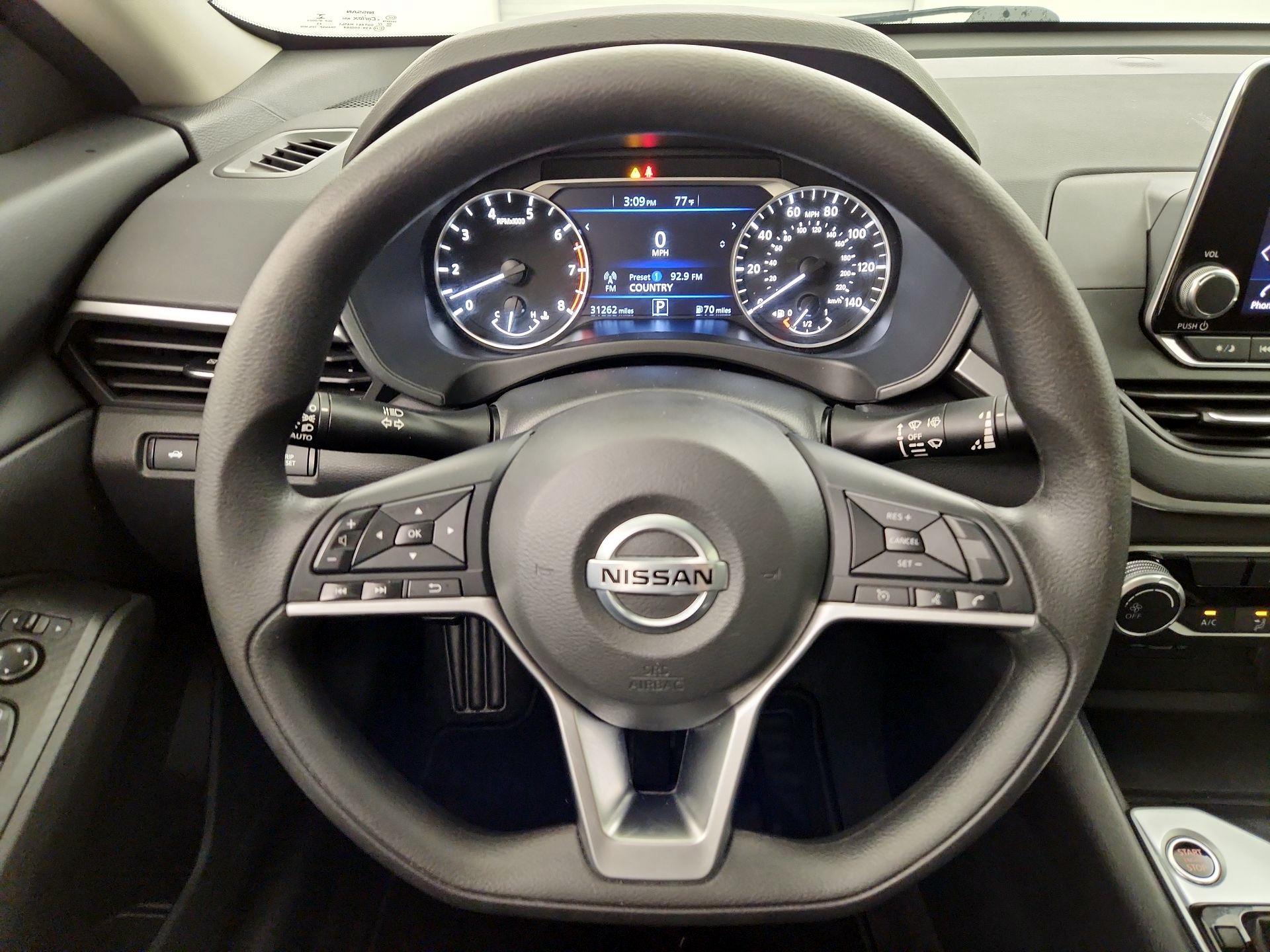 Thumbnail: 2022 Nissan Altima - 10