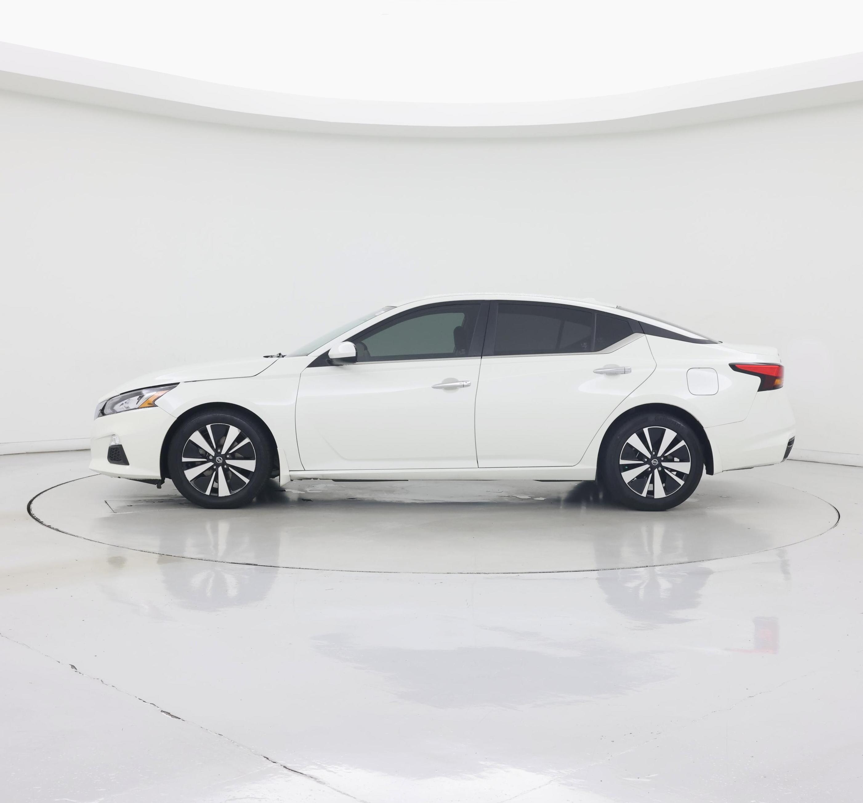 Thumbnail: 2022 Nissan Altima - 3