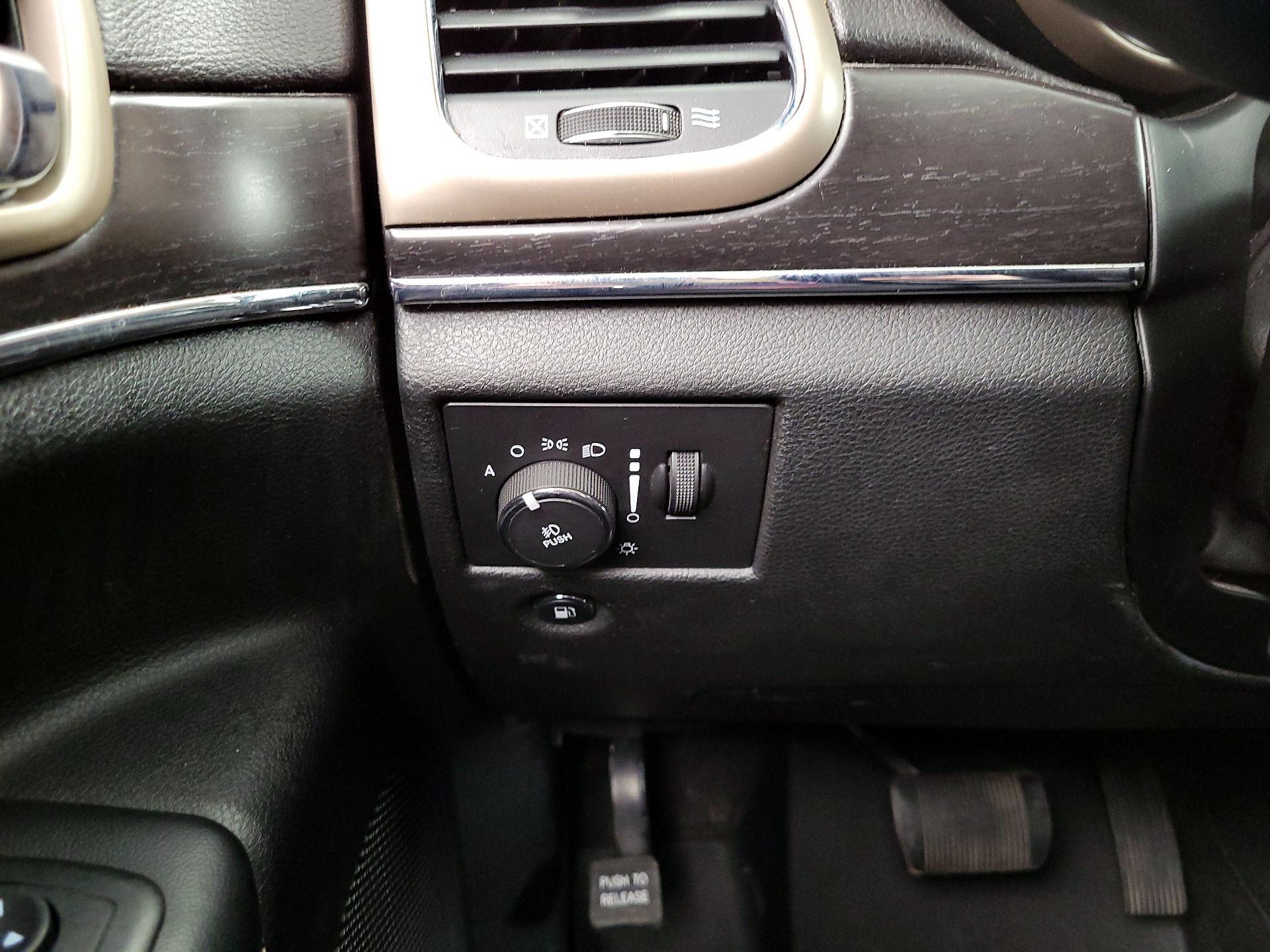 Thumbnail: 2014 Jeep Grand Cherokee - 13