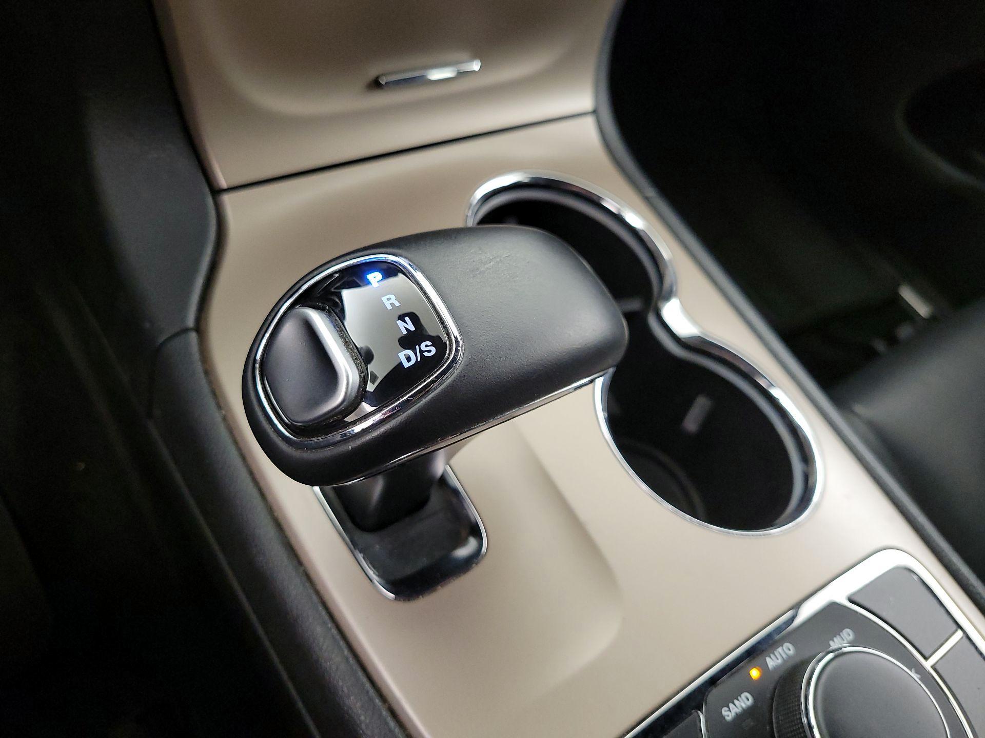 Thumbnail: 2014 Jeep Grand Cherokee - 17