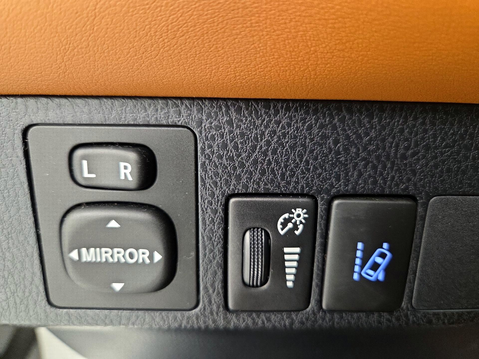 Thumbnail: 2017 Toyota RAV4 - 13