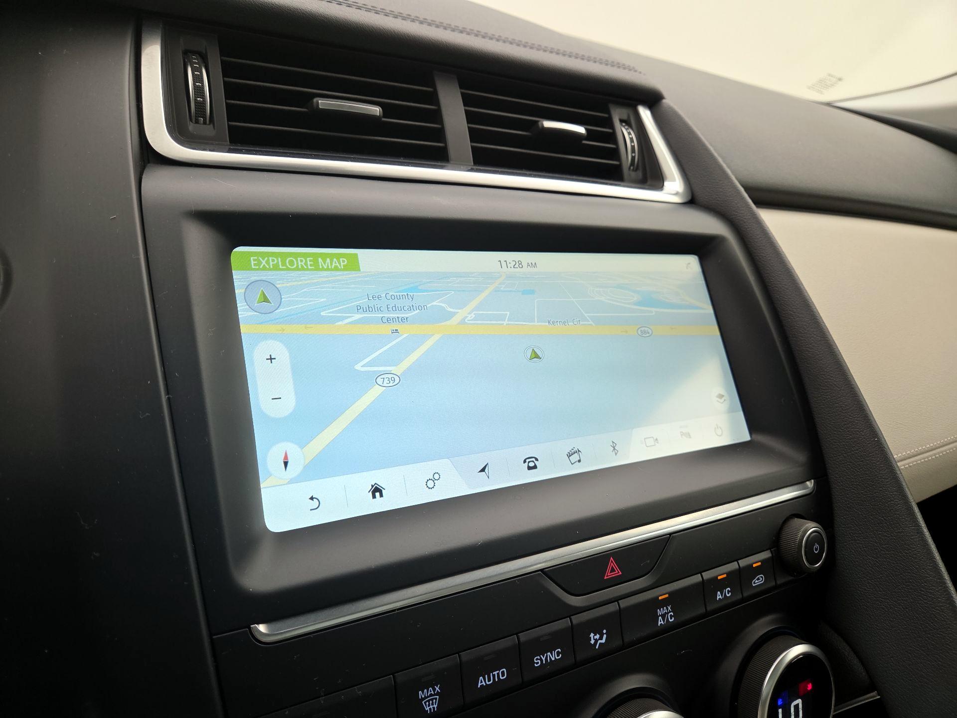 Thumbnail: 2019 Jaguar E-Pace - 14