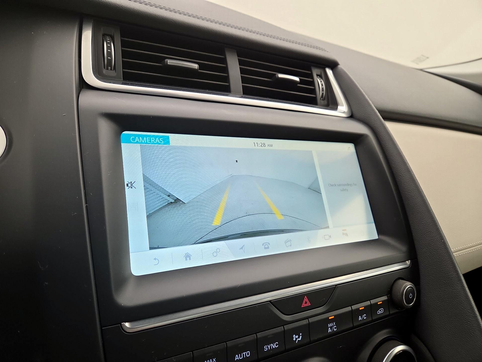 Thumbnail: 2019 Jaguar E-Pace - 15