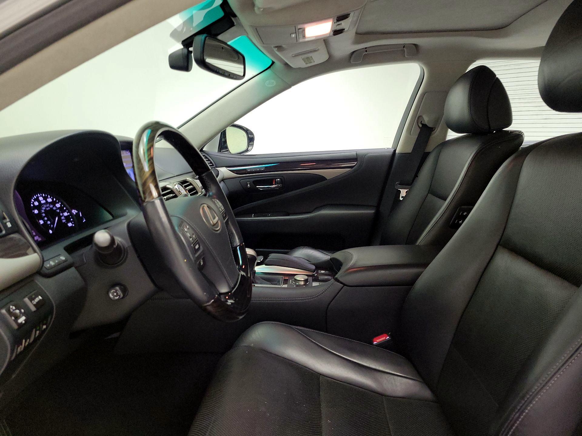Thumbnail: 2014 Lexus LS - 11