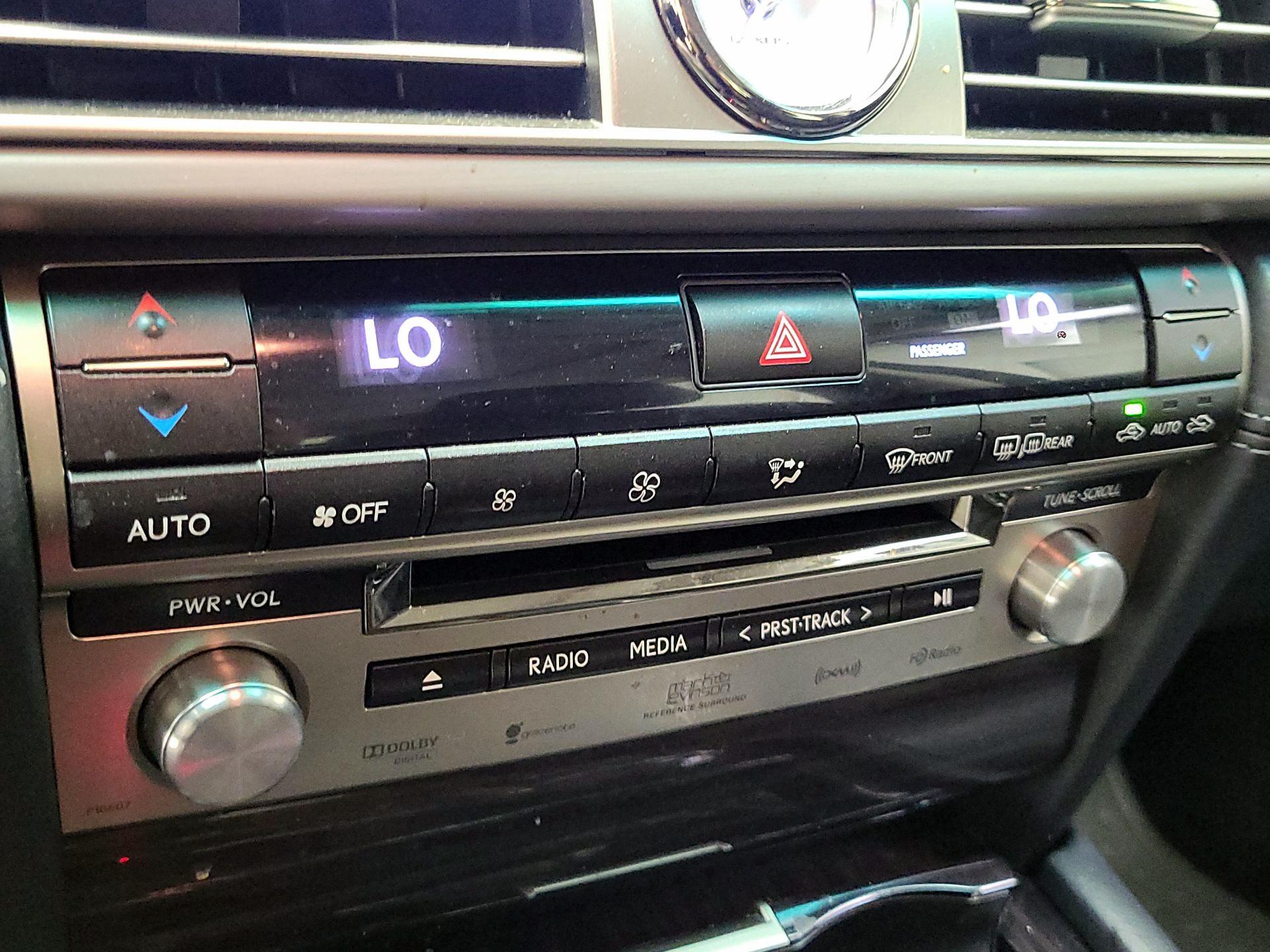 Thumbnail: 2014 Lexus LS - 17