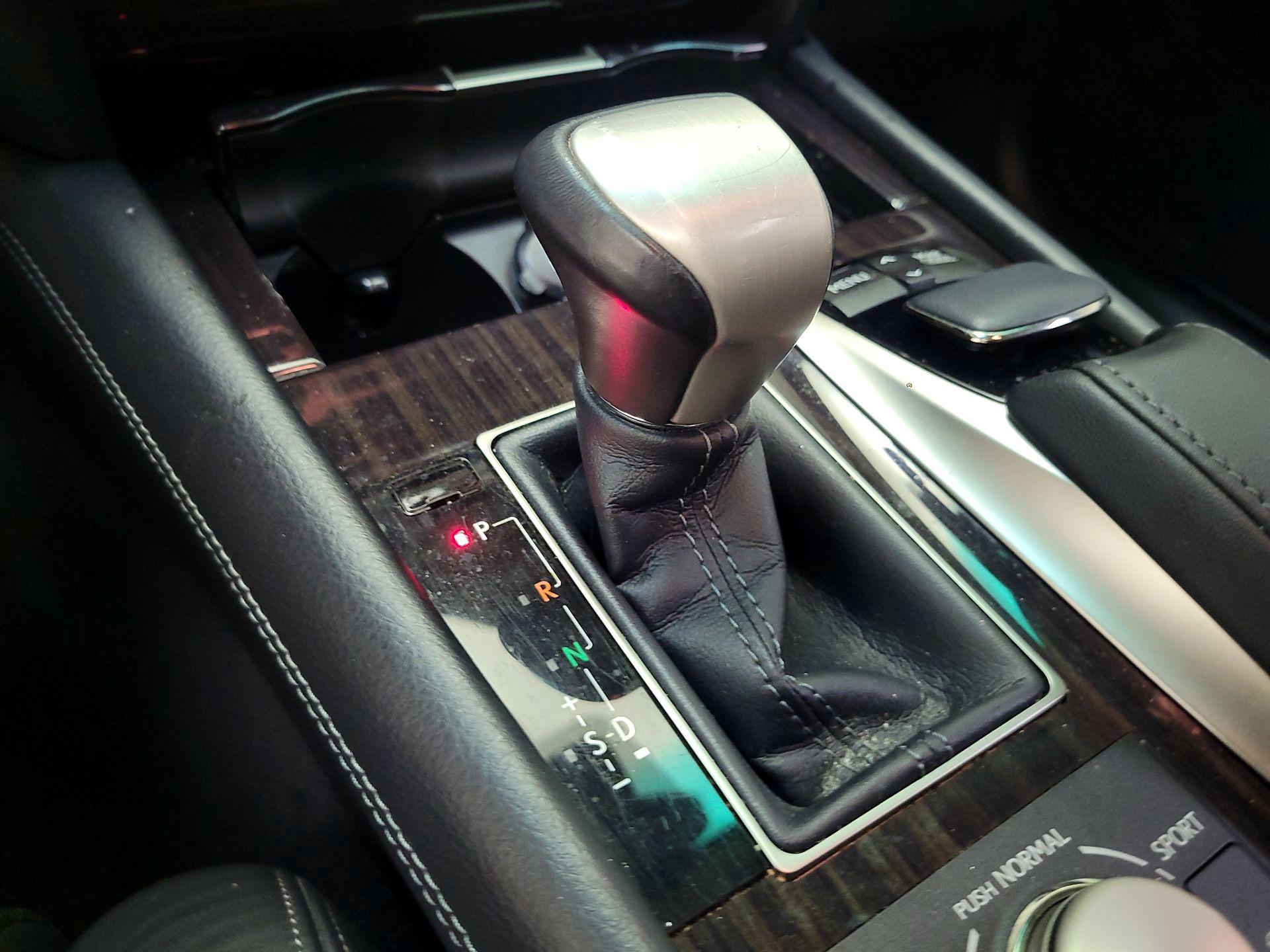 Thumbnail: 2014 Lexus LS - 18