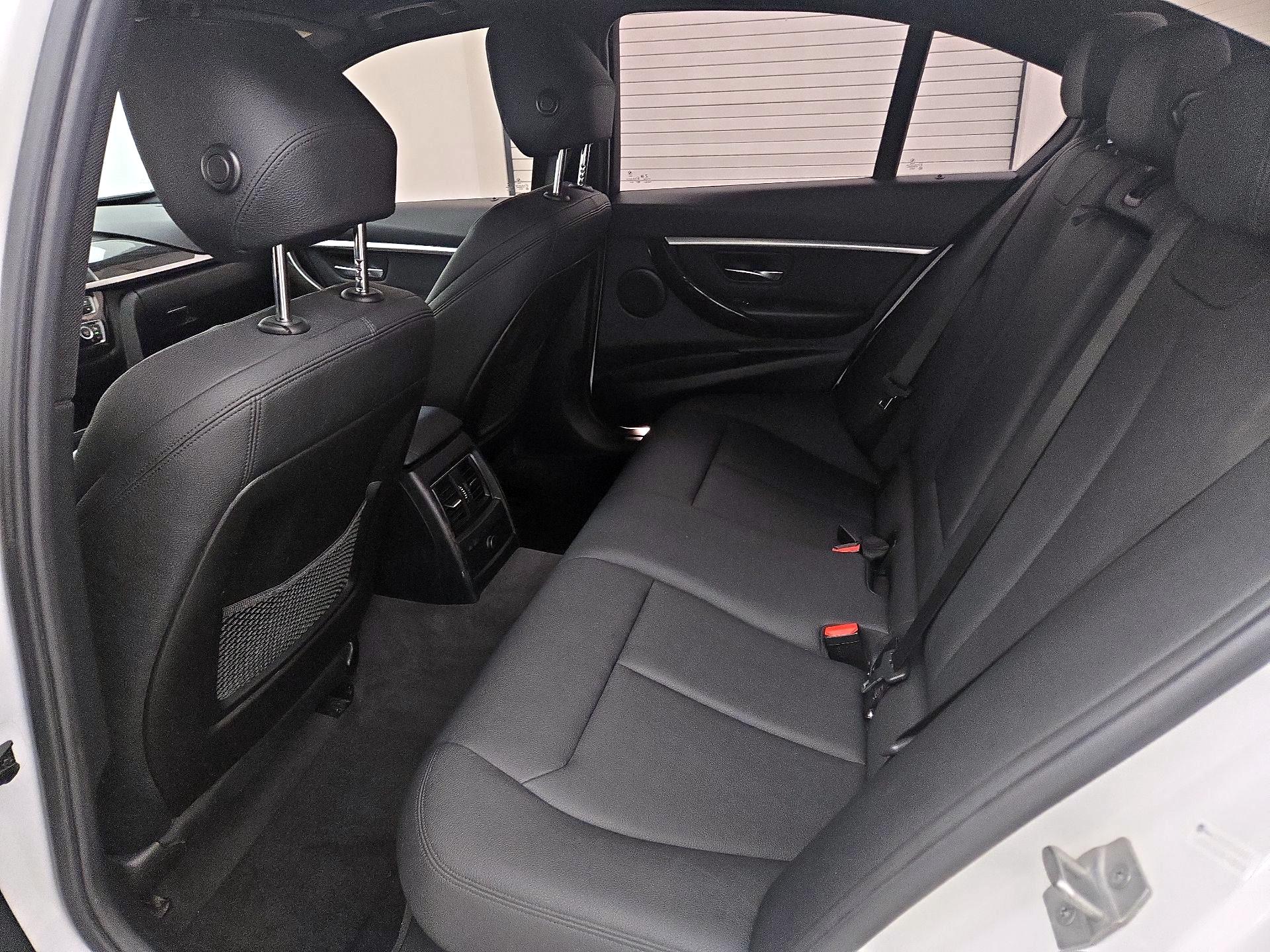 Thumbnail: 2018 BMW 3 Series - 19