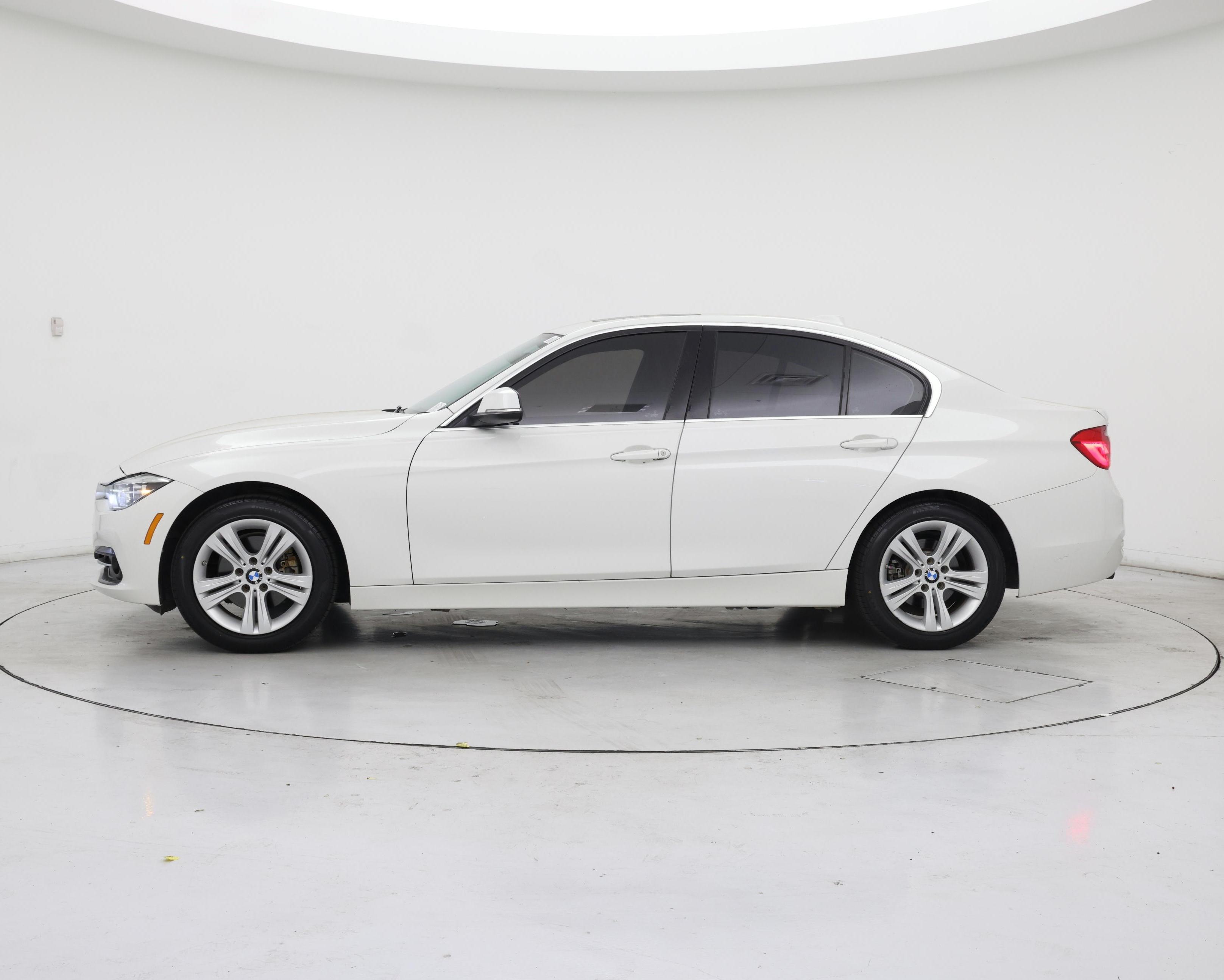 Thumbnail: 2018 BMW 3 Series - 3