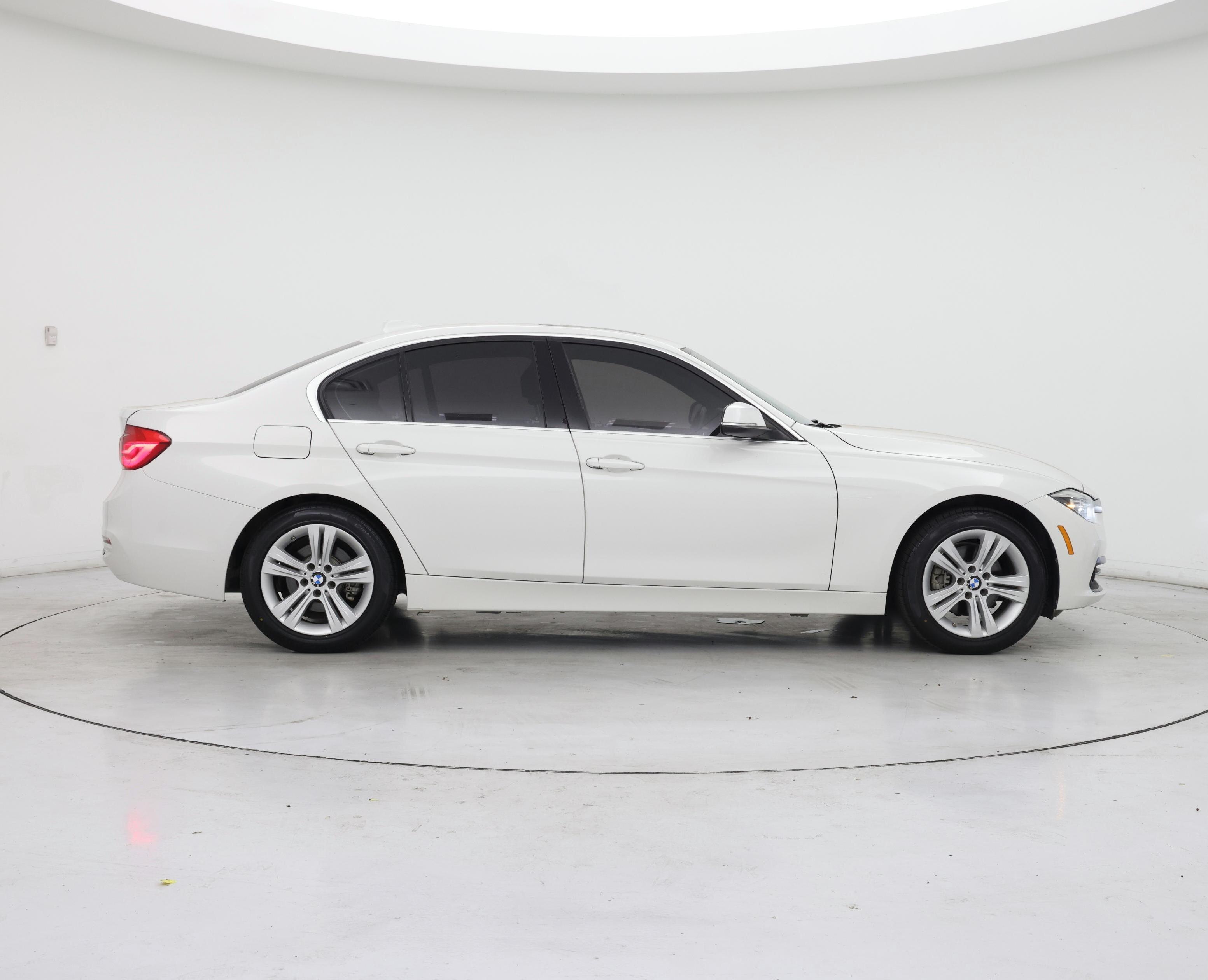 Thumbnail: 2018 BMW 3 Series - 7