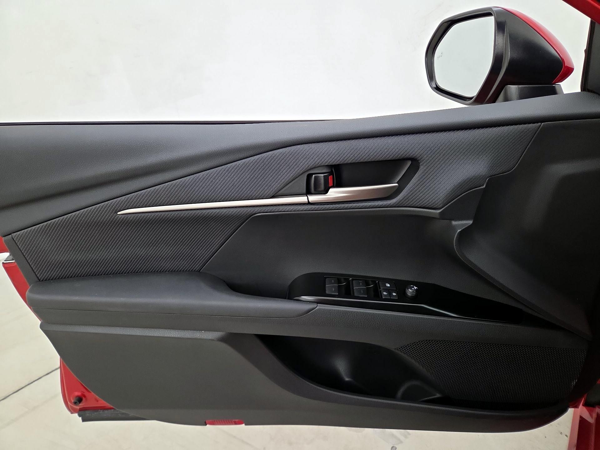 Thumbnail: 2025 Toyota Camry - 12