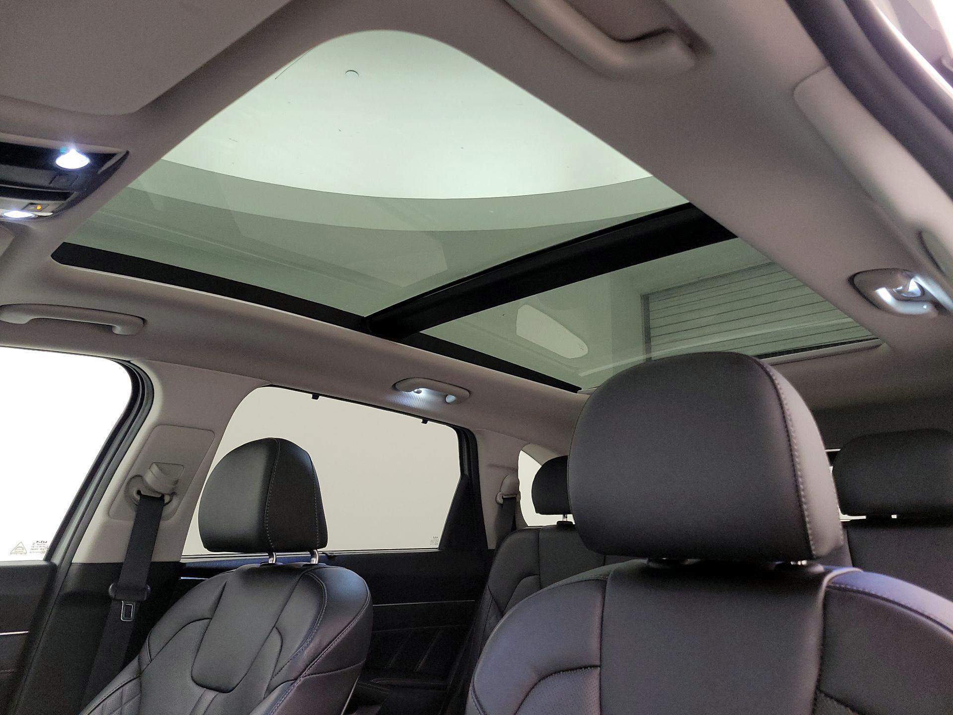 Thumbnail: 2023 Kia Sorento - 20