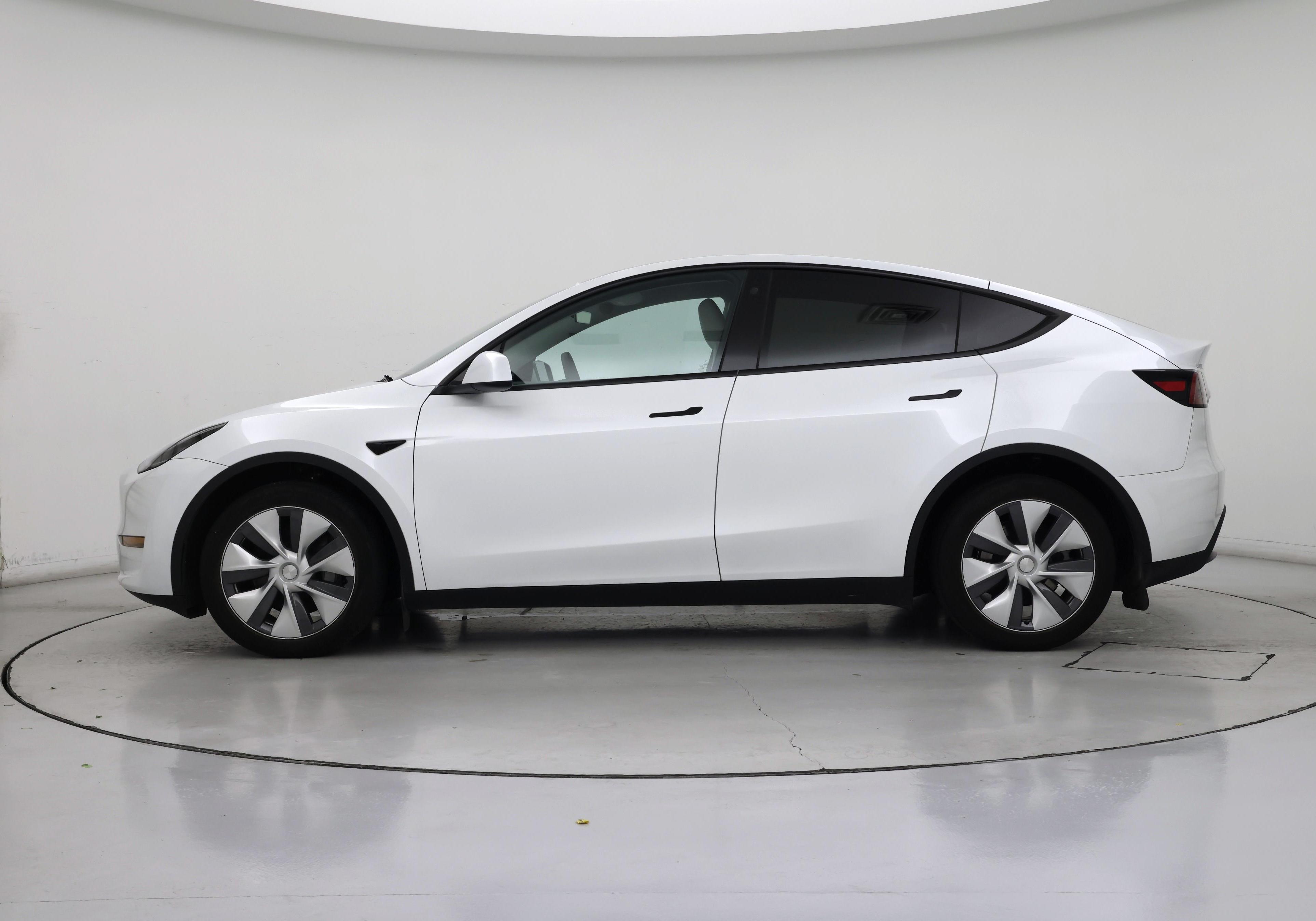 Thumbnail: 2023 Tesla Model Y - 3