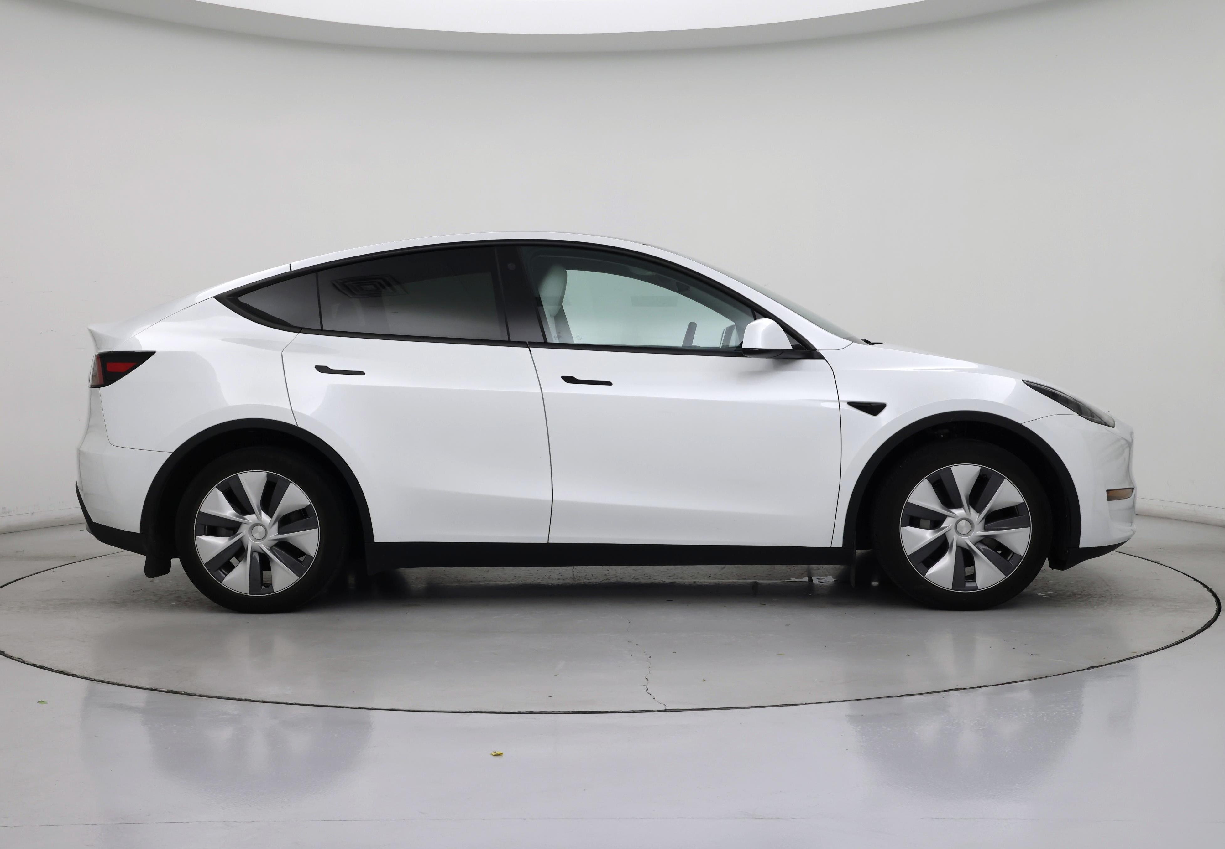 Thumbnail: 2023 Tesla Model Y - 7