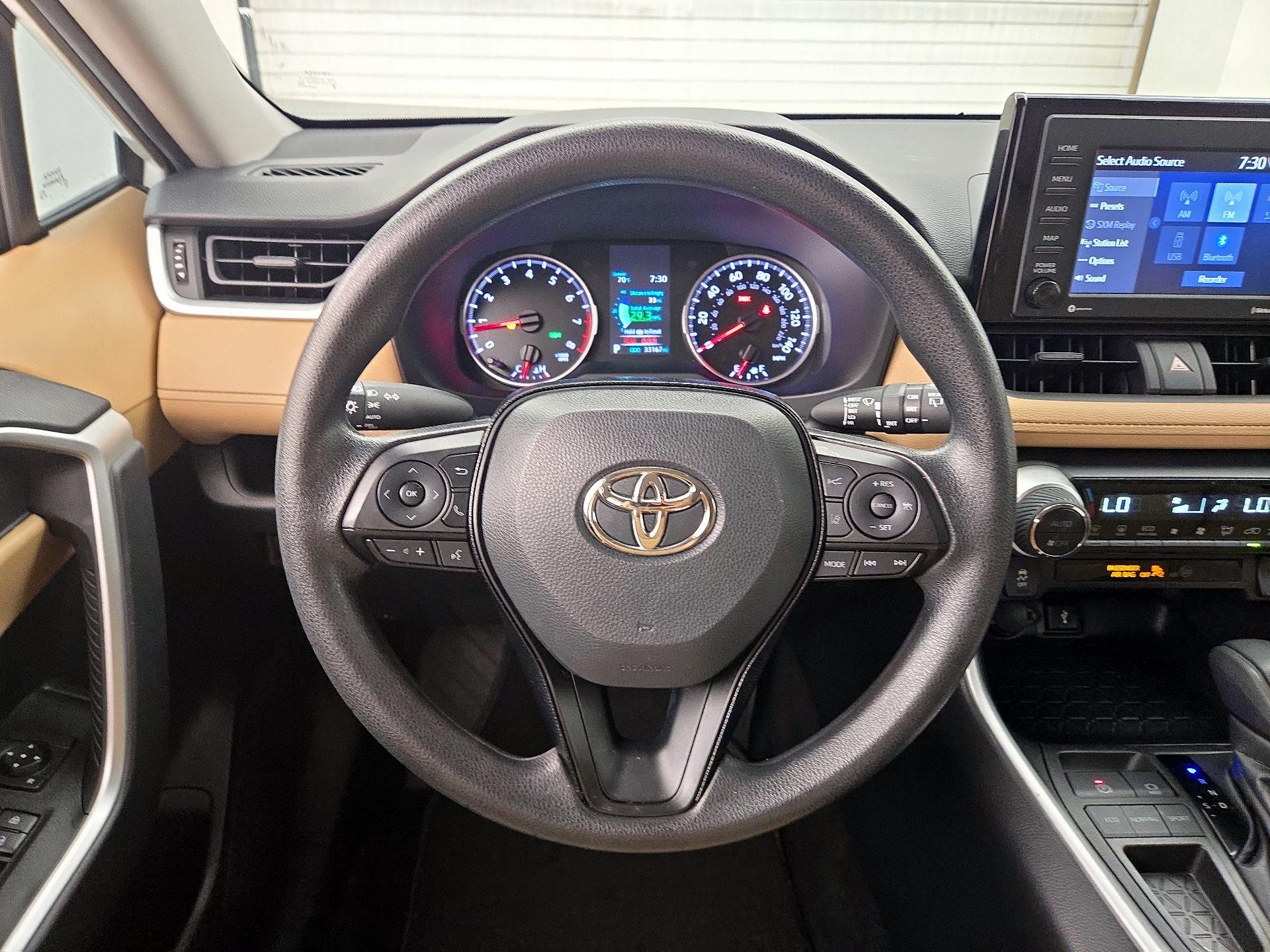 Thumbnail: 2022 Toyota RAV4 - 10