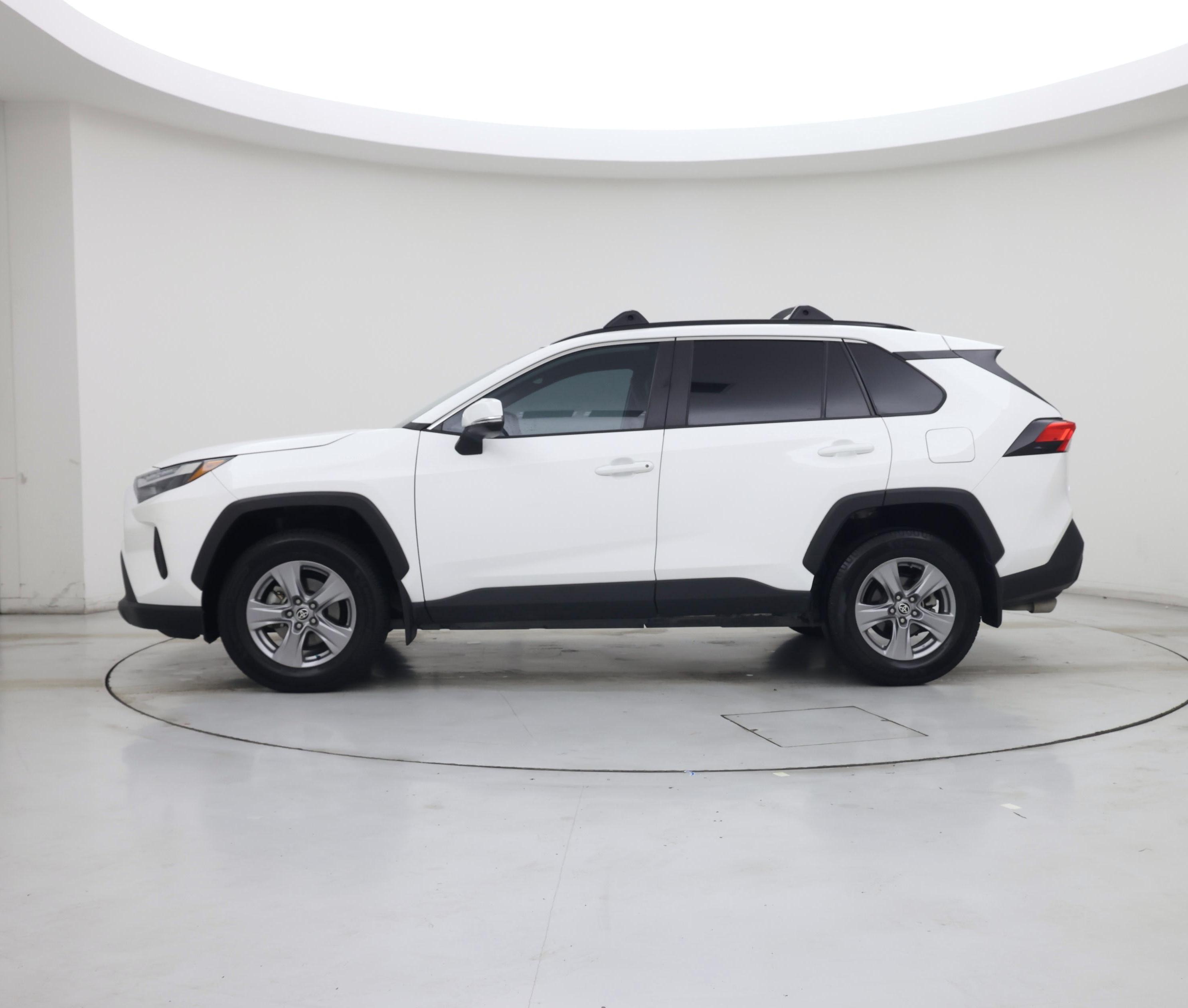 Thumbnail: 2022 Toyota RAV4 - 3