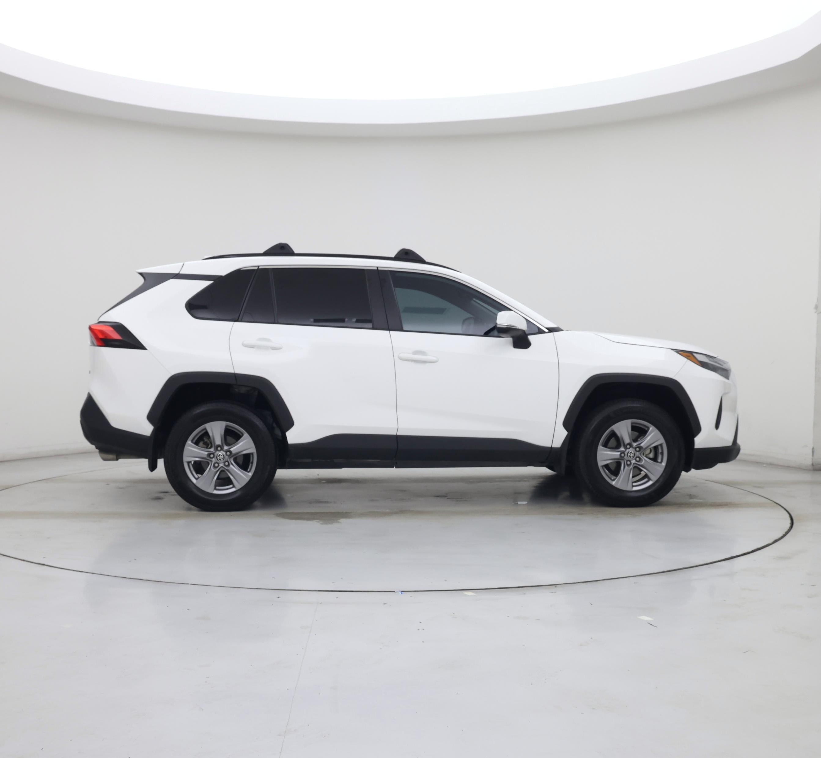 Thumbnail: 2022 Toyota RAV4 - 7