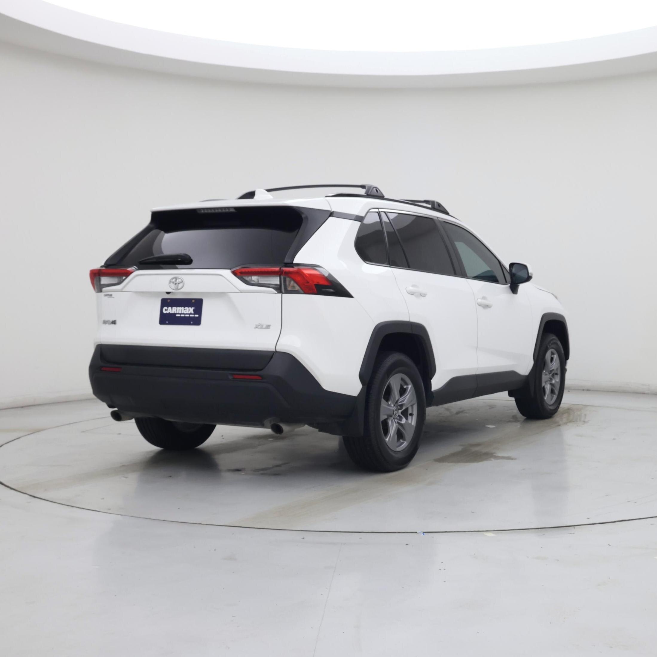 Thumbnail: 2022 Toyota RAV4 - 8