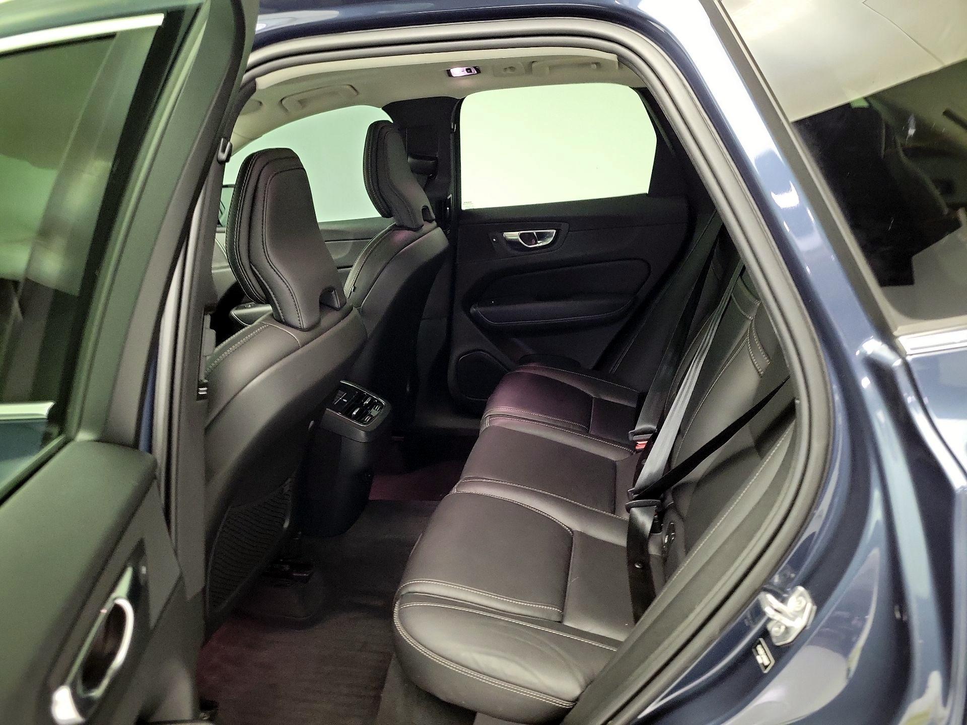 Thumbnail: 2021 Volvo XC60 - 19