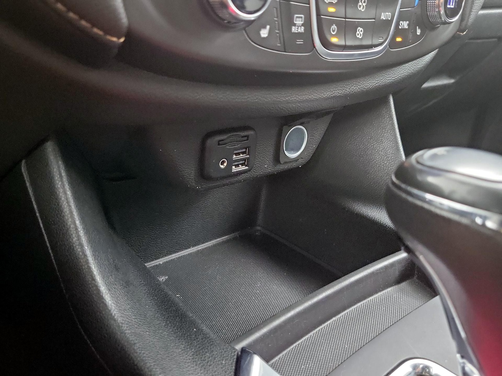 2020 Chevrolet Traverse 3LT - Photo 20