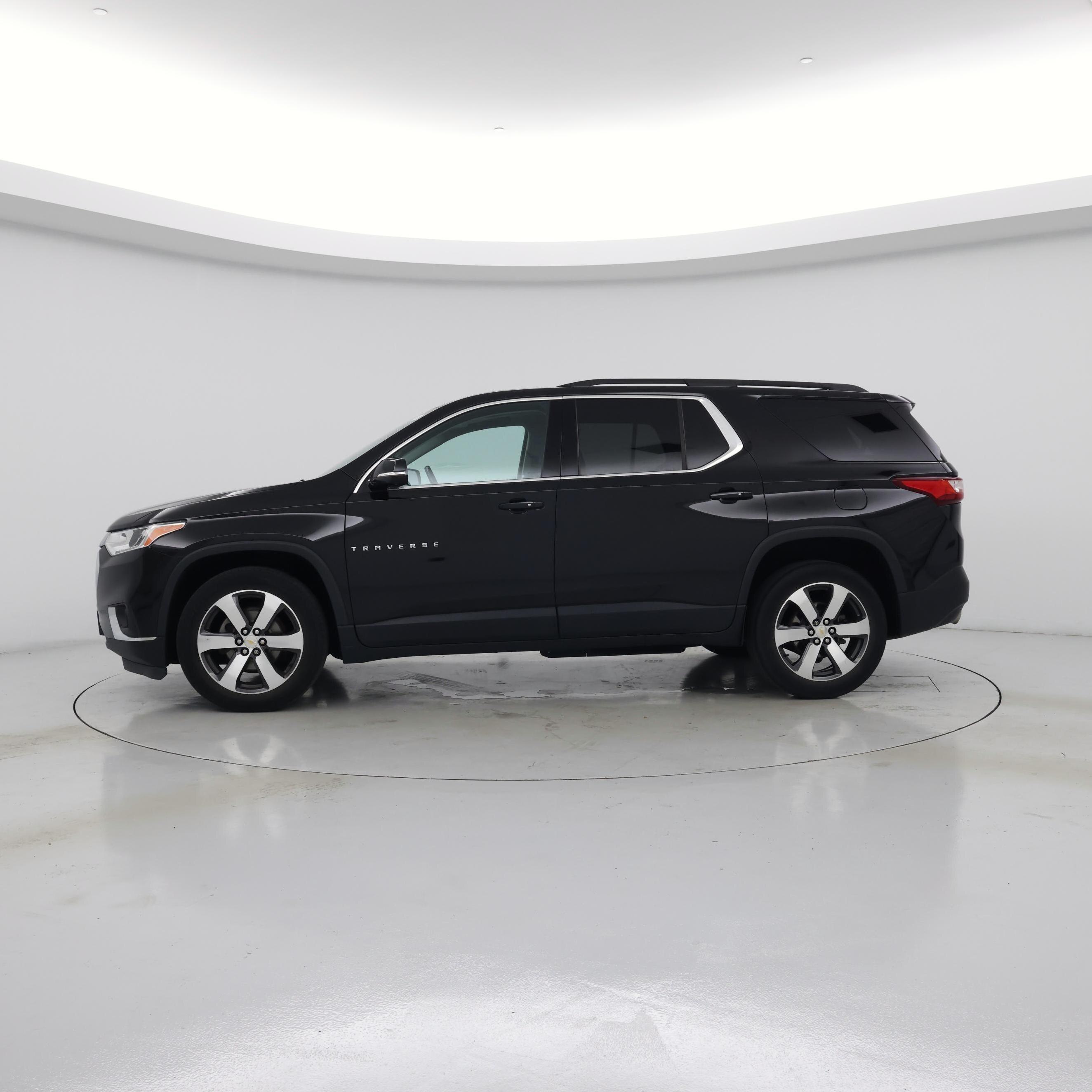 Thumbnail: 2020 Chevrolet Traverse - 3