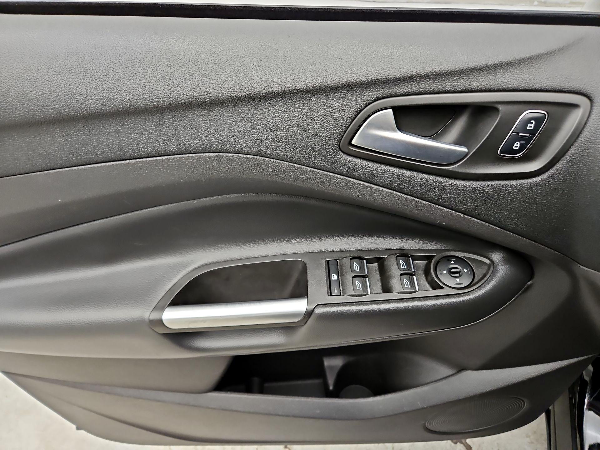 Thumbnail: 2017 Ford Escape - 12