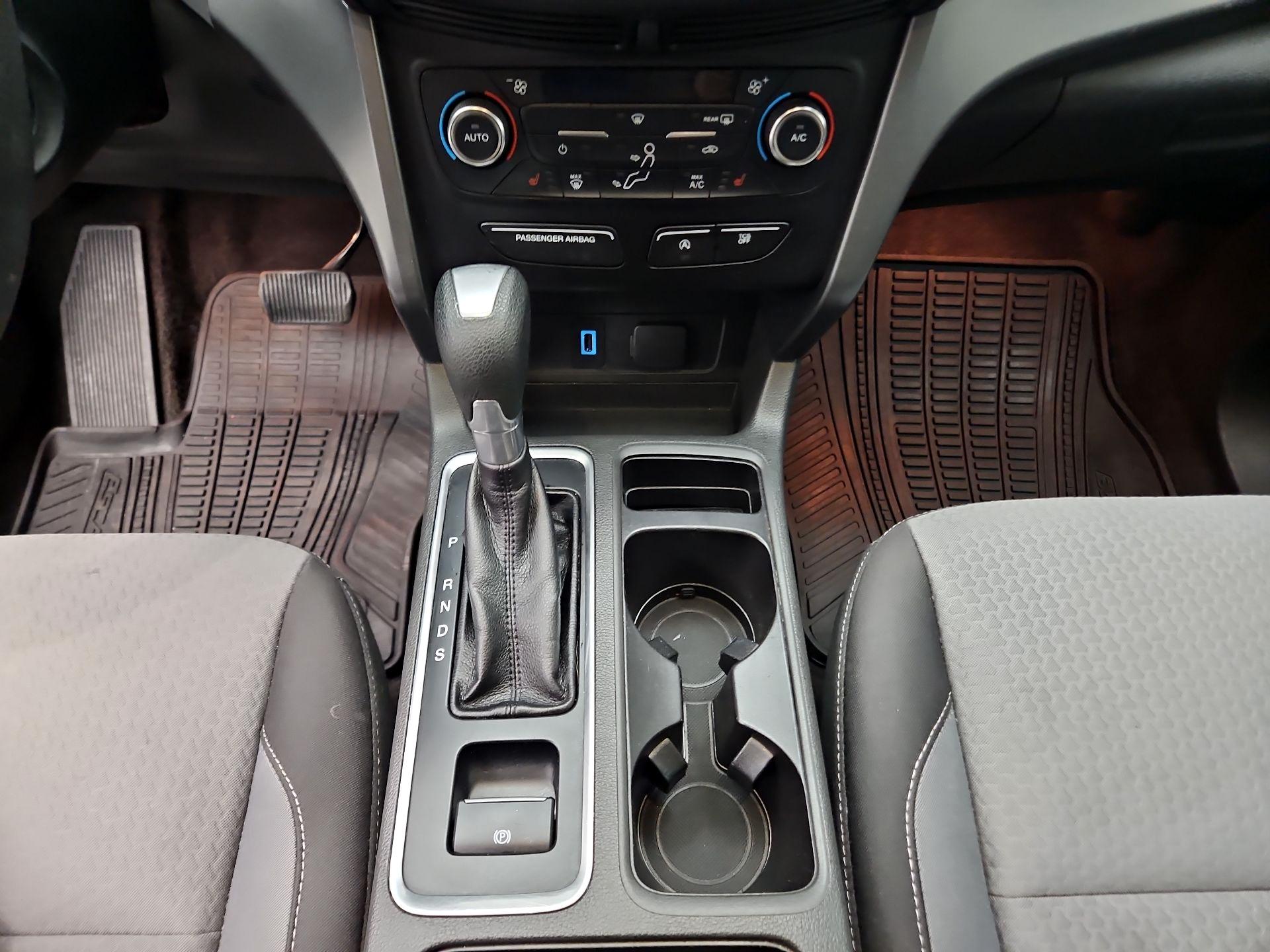 Thumbnail: 2017 Ford Escape - 17