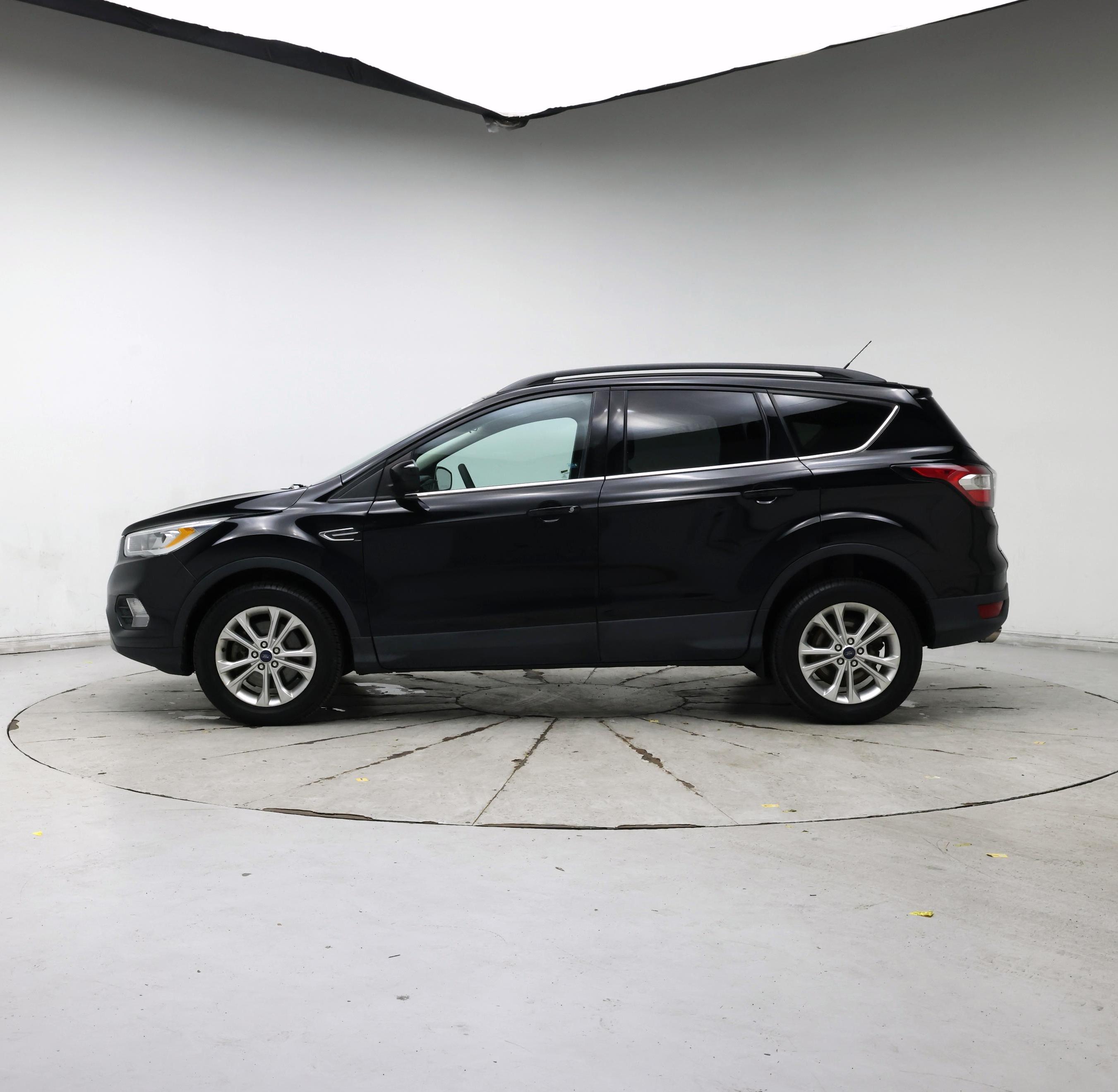 Thumbnail: 2017 Ford Escape - 3