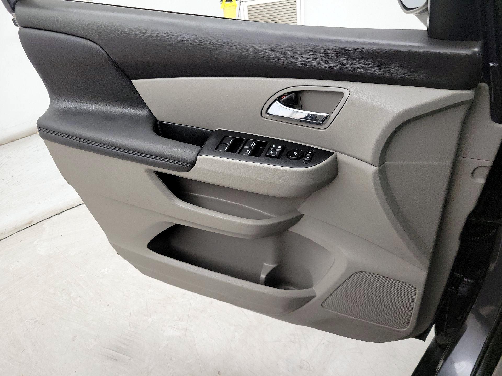 Thumbnail: 2017 Honda Odyssey - 12