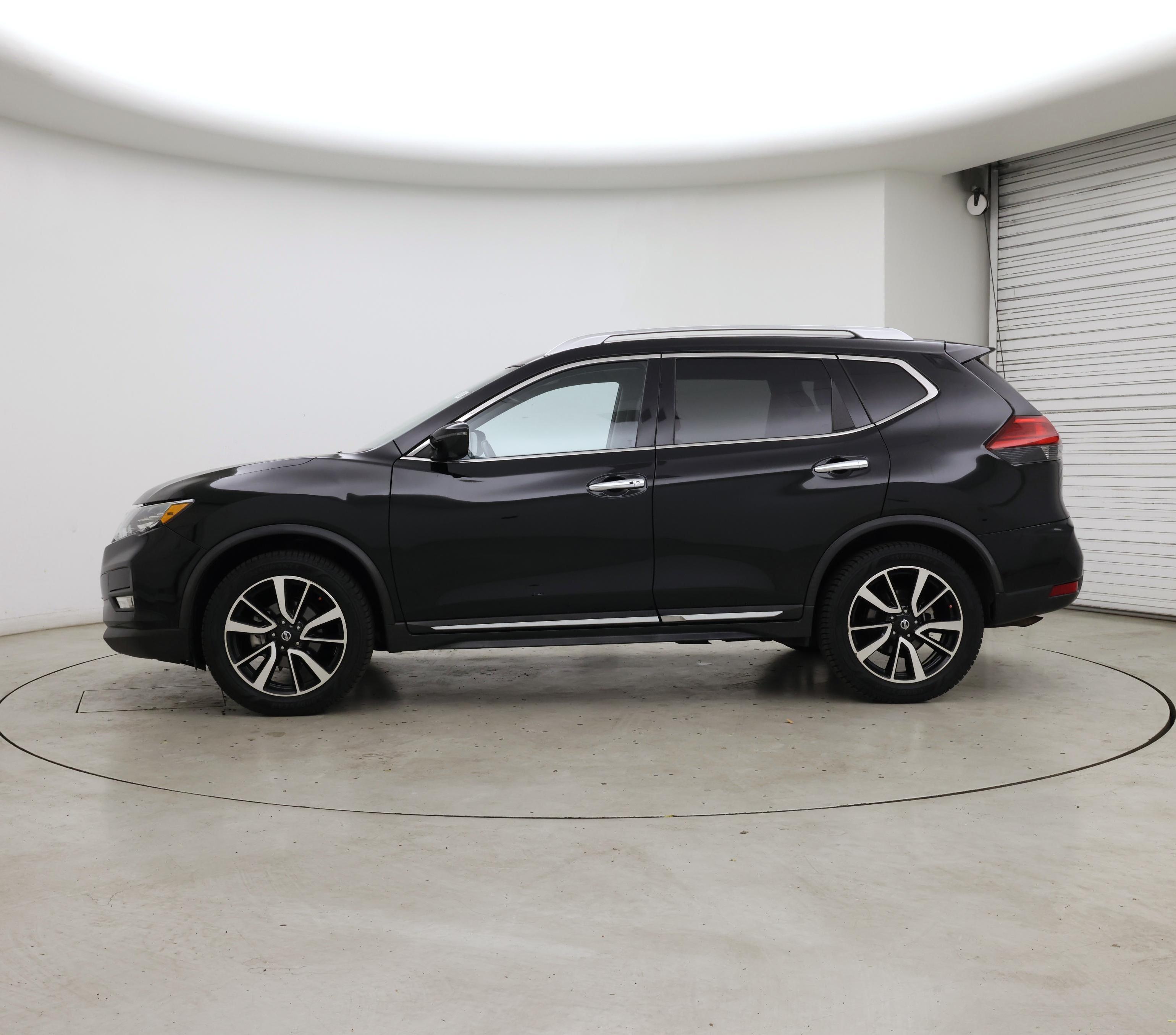 Thumbnail: 2017 Nissan Rogue - 3