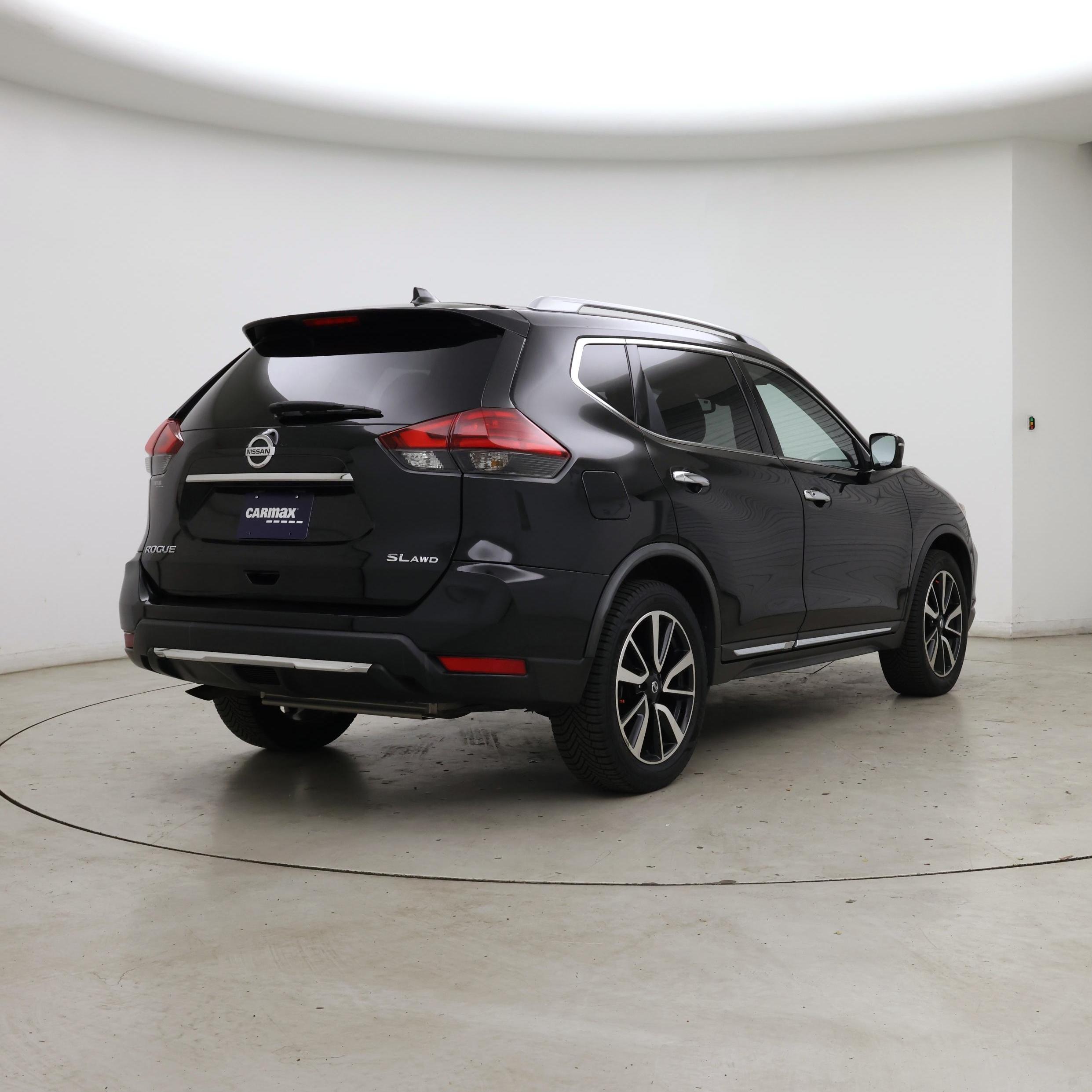 Thumbnail: 2017 Nissan Rogue - 8