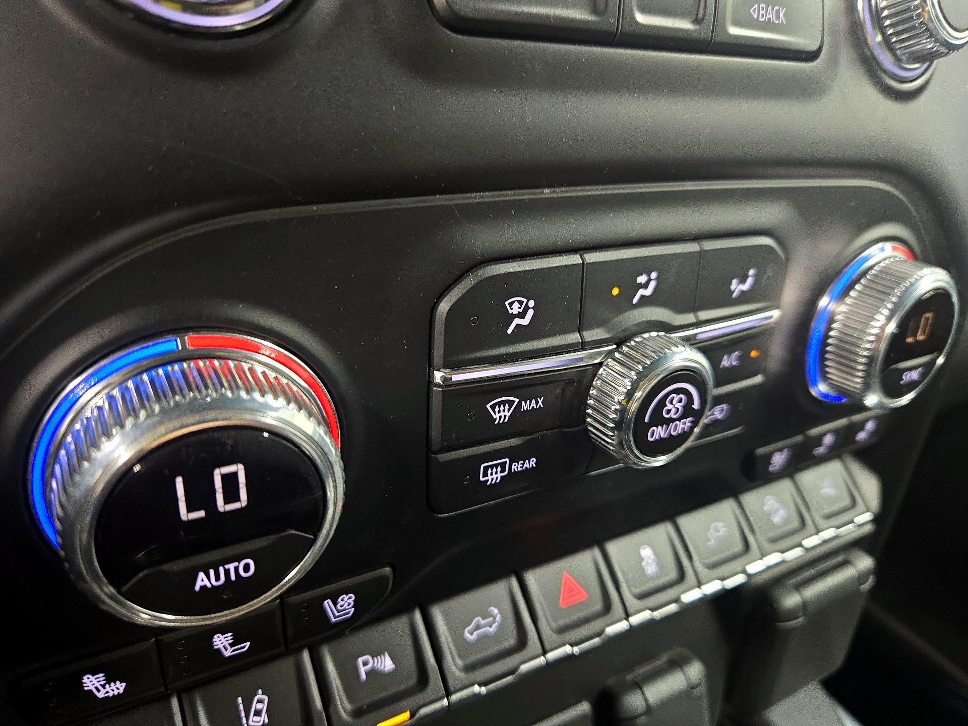 Thumbnail: 2021 GMC Sierra 3500 - 16