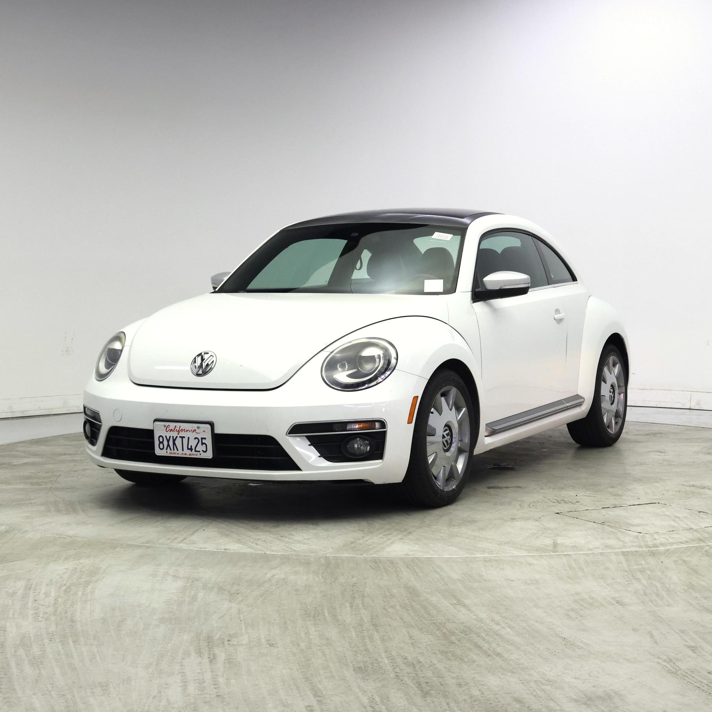 Thumbnail: 2014 Volkswagen Beetle - 4