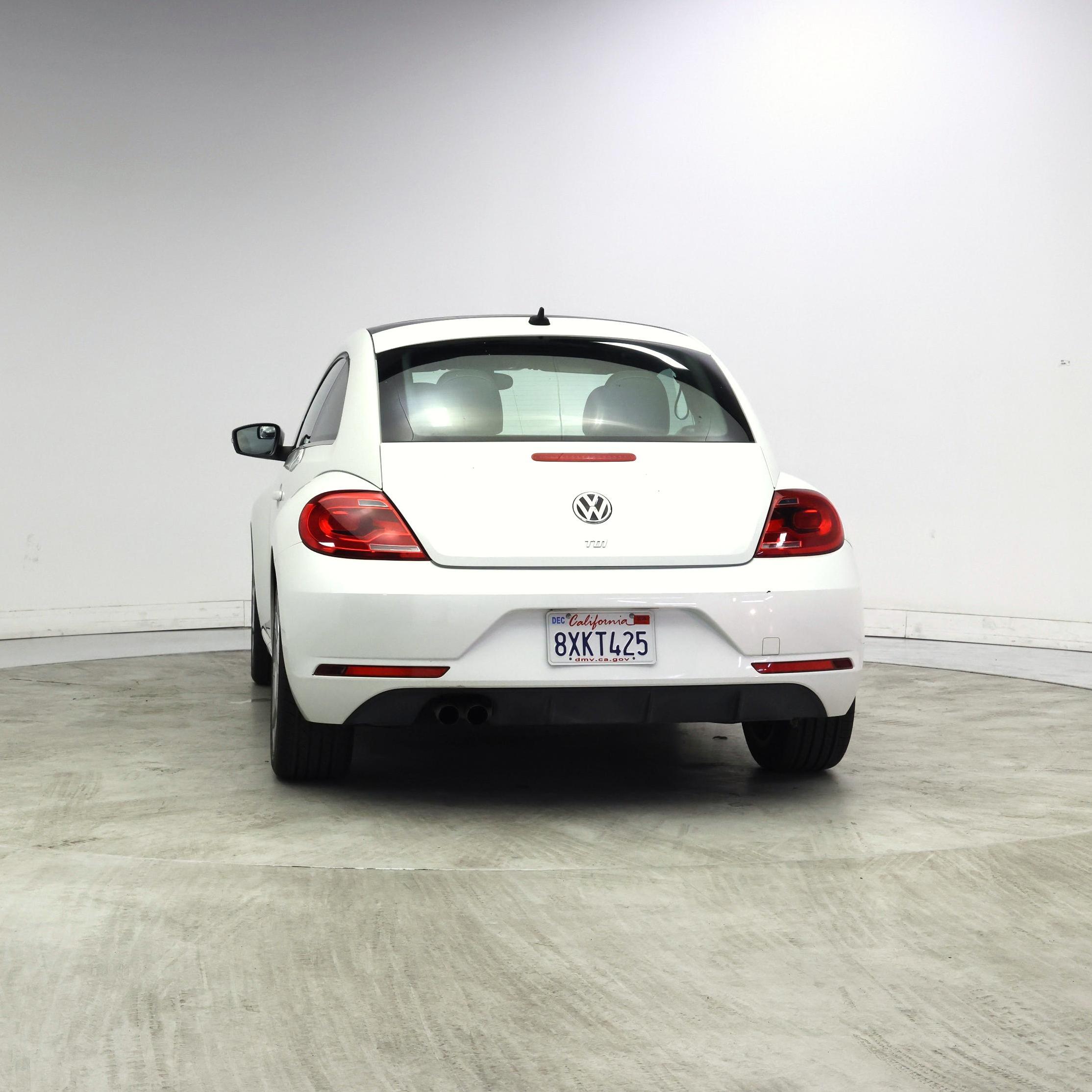 Thumbnail: 2014 Volkswagen Beetle - 6