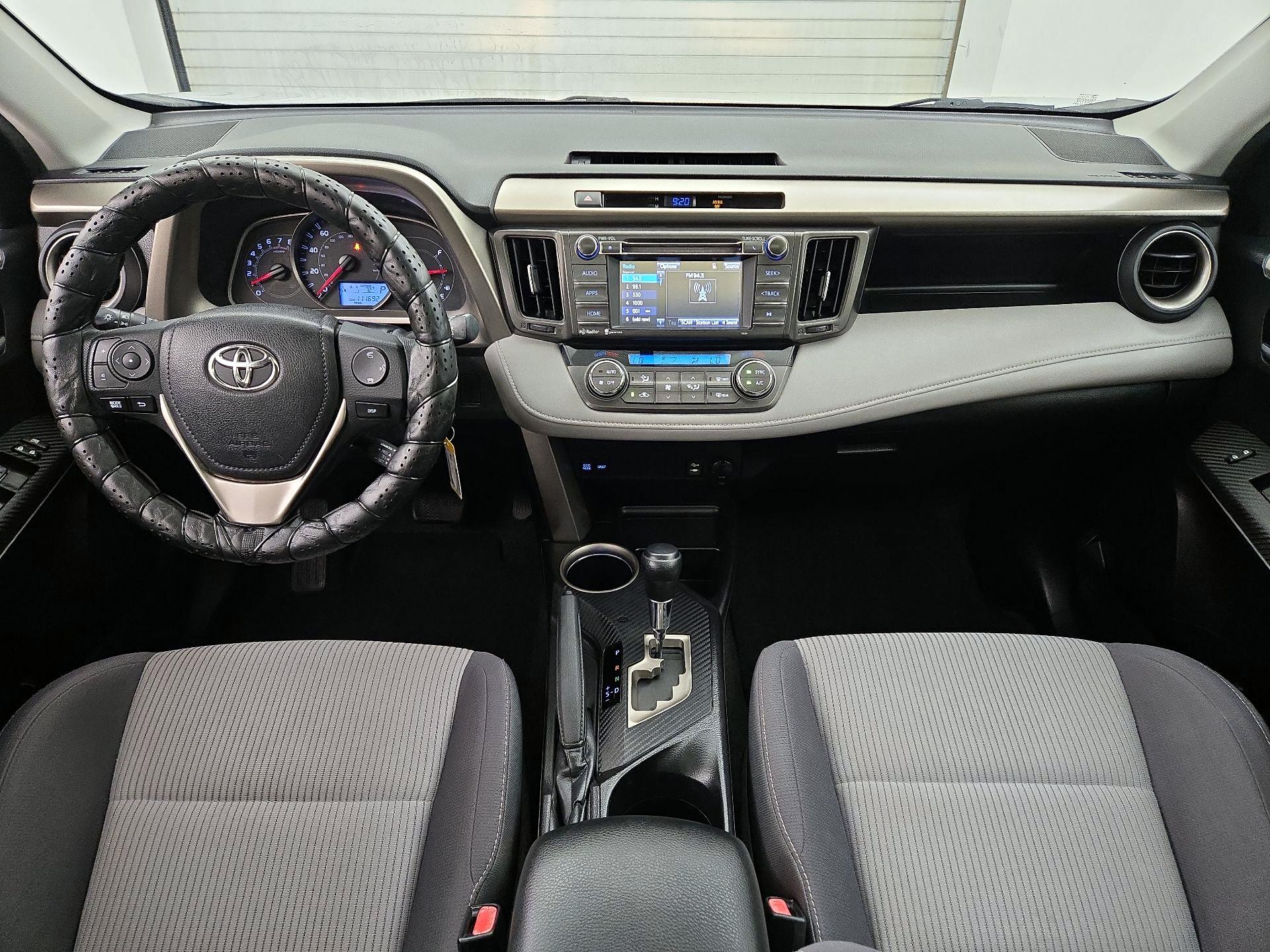 Thumbnail: 2015 Toyota RAV4 - 9