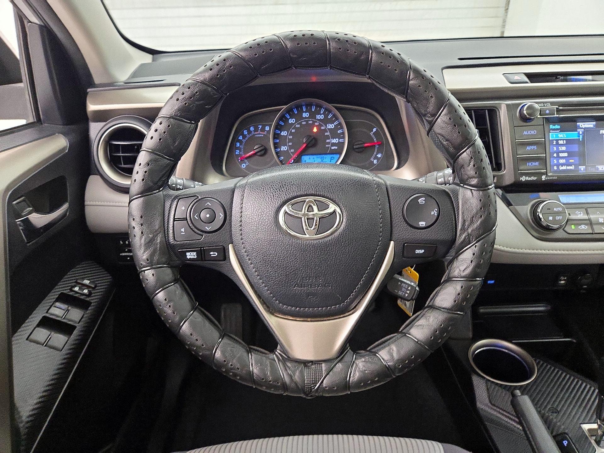 Thumbnail: 2015 Toyota RAV4 - 10